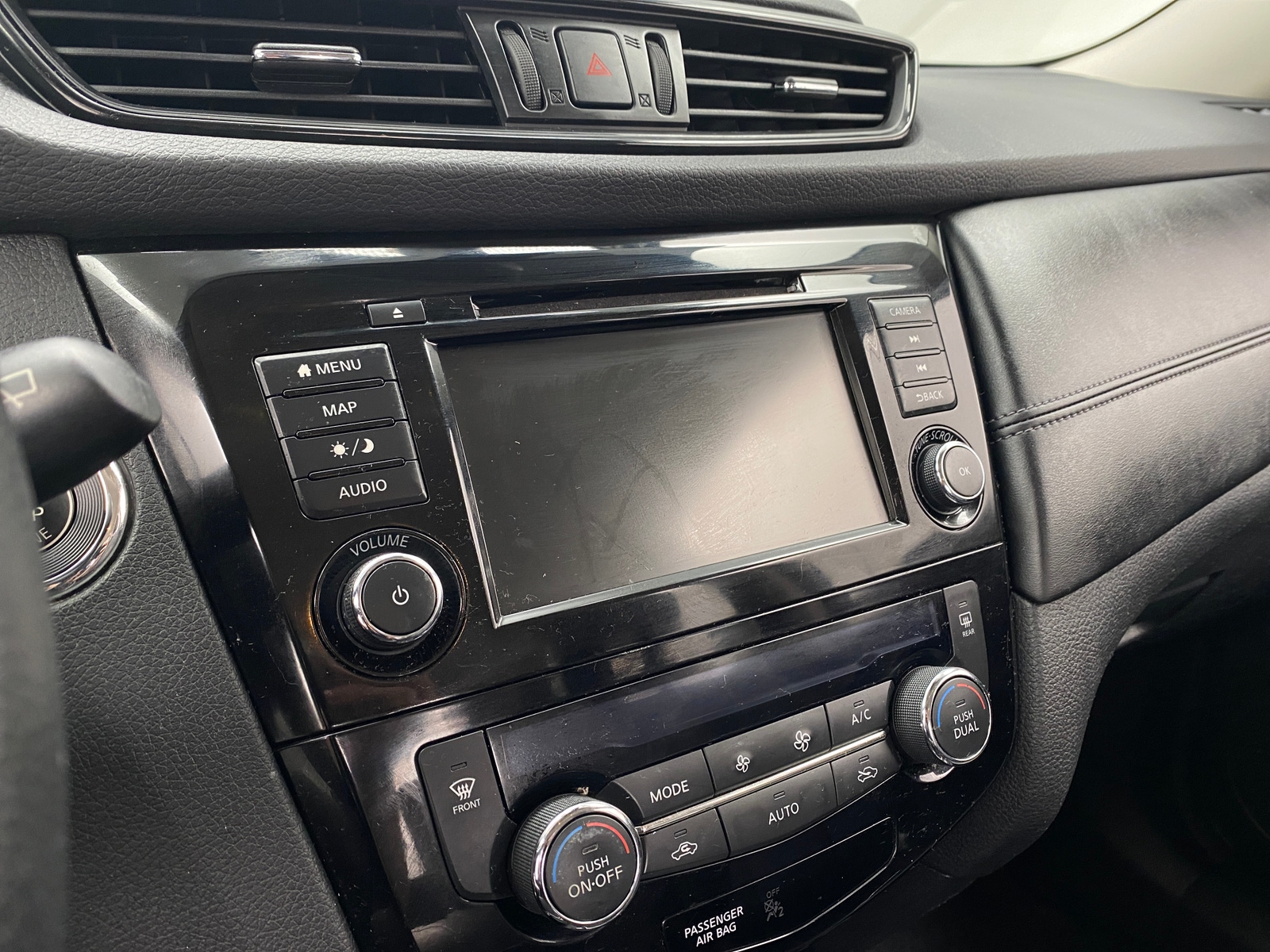 Thumbnail: 2019 Nissan Rogue - 3
