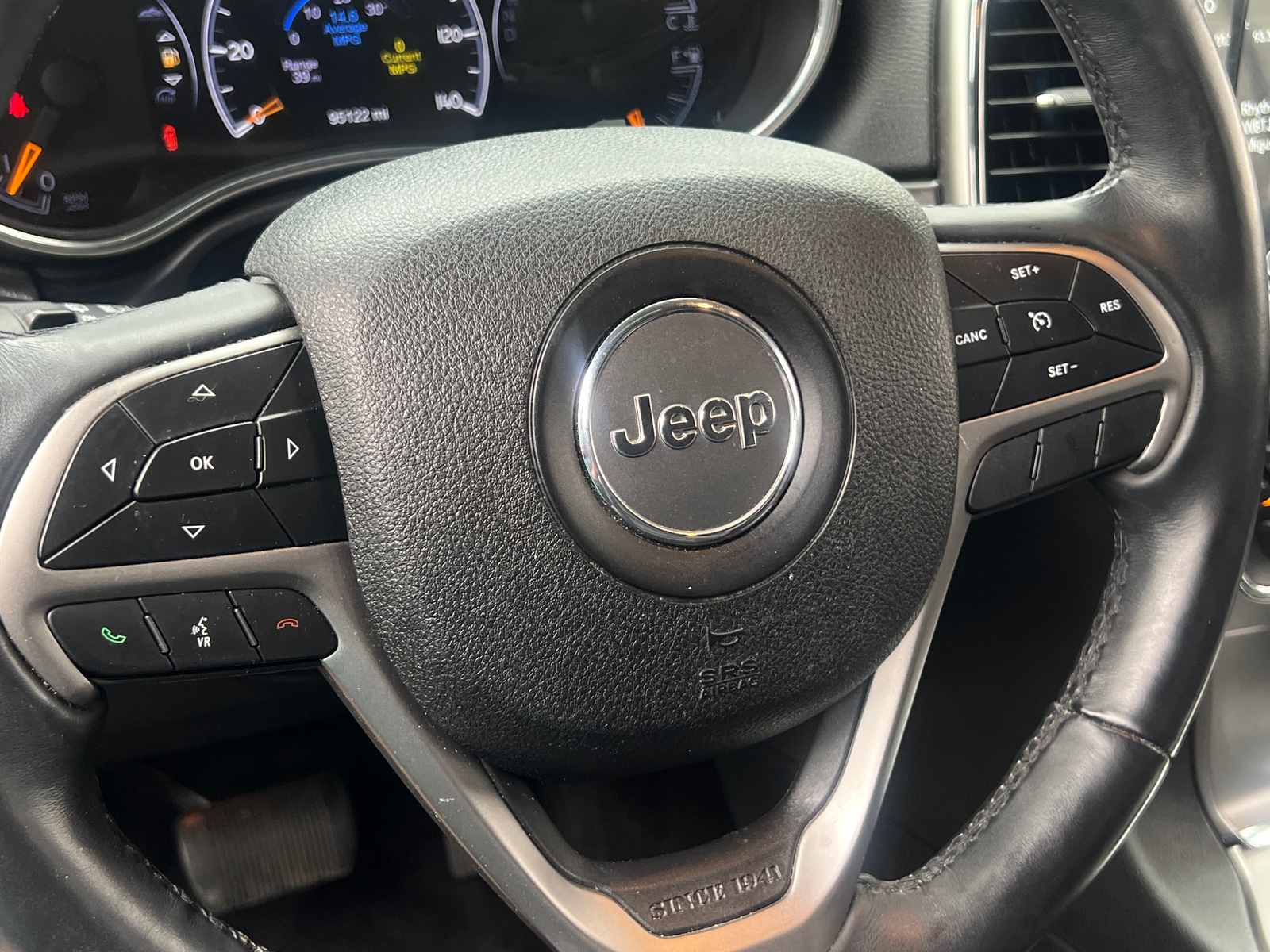 Thumbnail: 2018 Jeep Grand Cherokee - 4