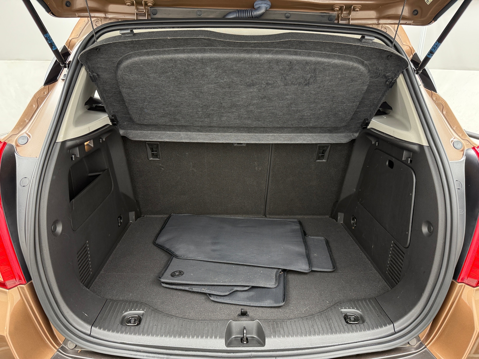 Thumbnail: 2016 Buick Encore - 7
