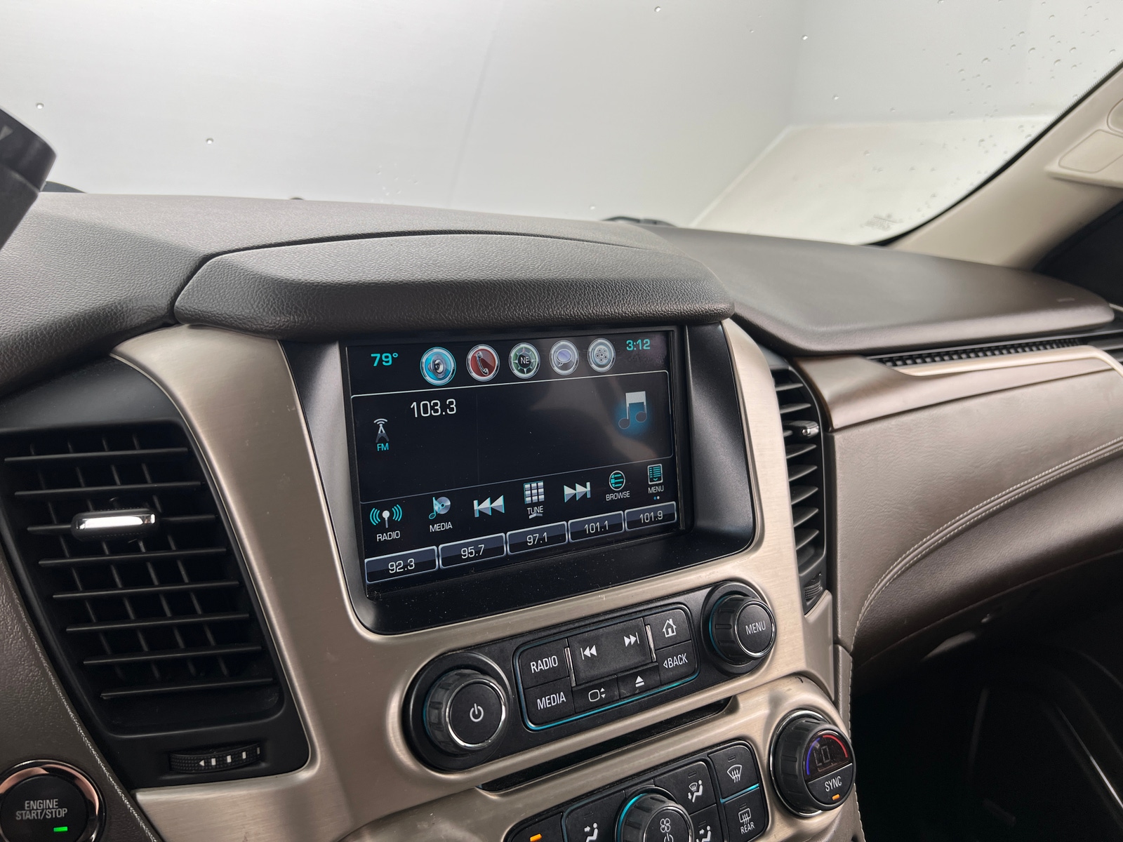 Thumbnail: 2020 GMC Yukon XL - 3