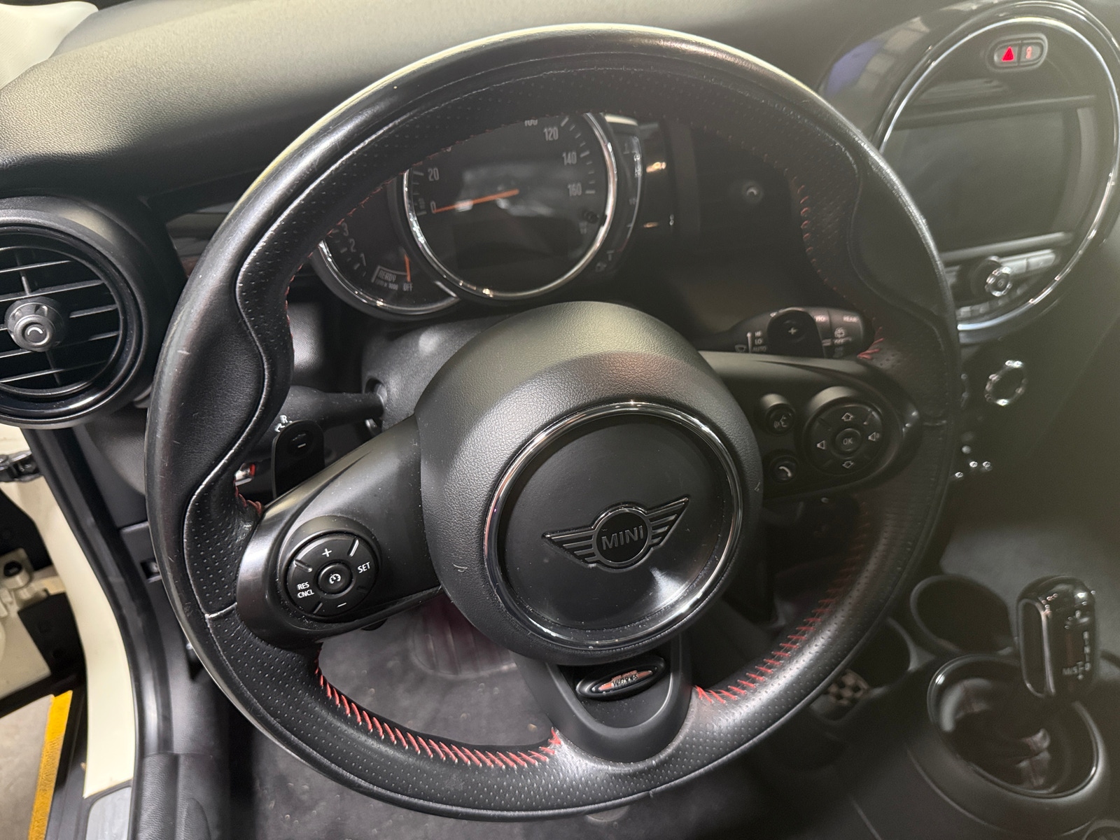 Thumbnail: 2020 MINI Cooper Hardtop - 4