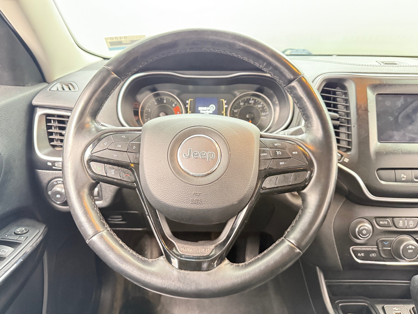 Thumbnail: 2020 Jeep Cherokee - 5
