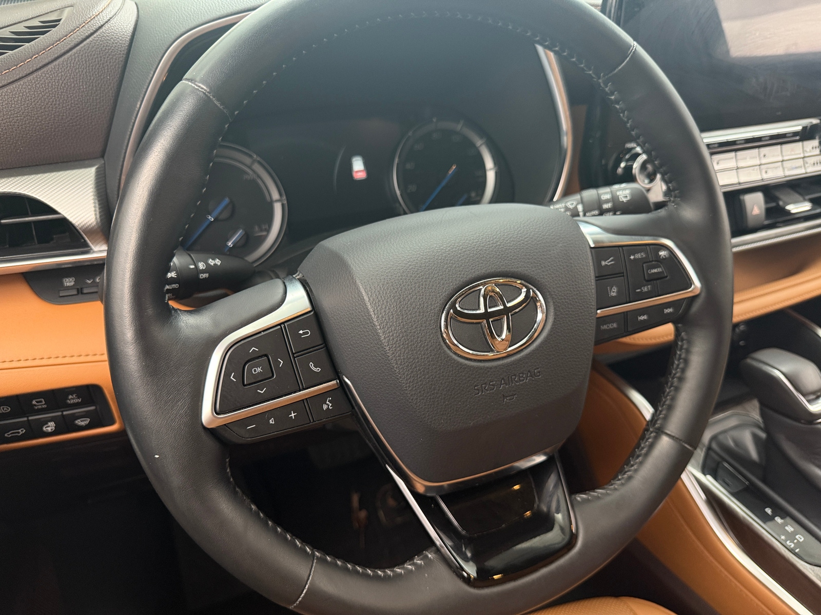 Thumbnail: 2020 Toyota Highlander - 4