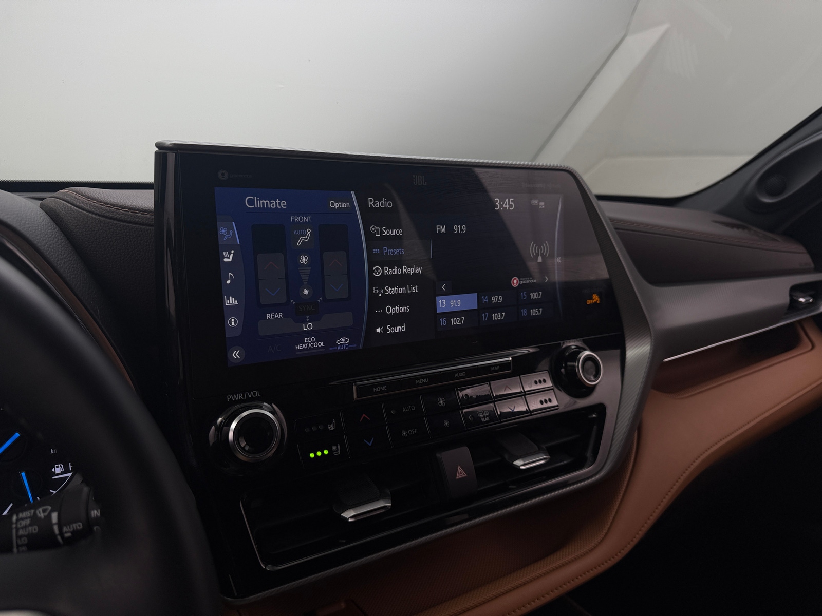Thumbnail: 2020 Toyota Highlander - 3