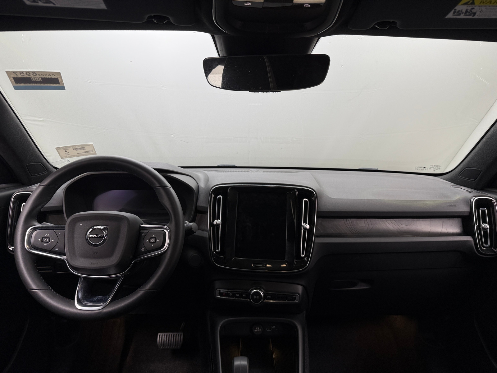 Thumbnail: 2023 Volvo C40 - 3