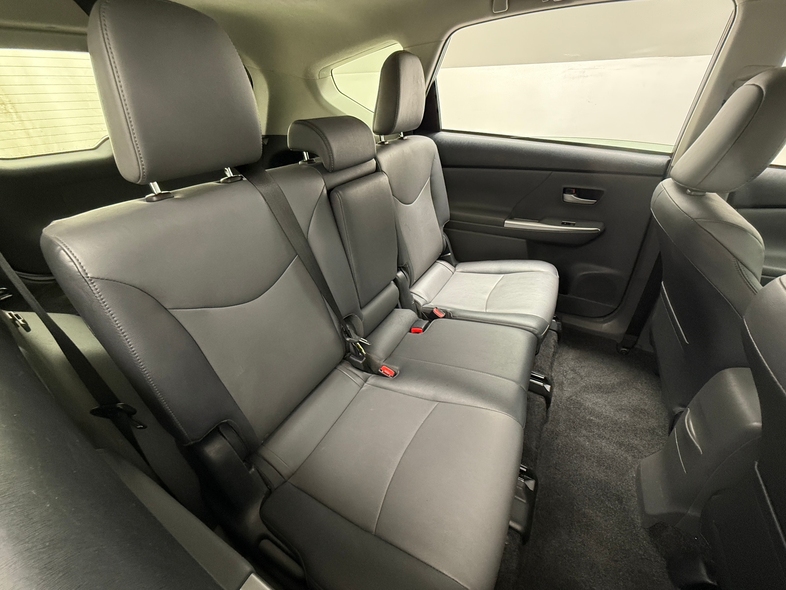 Thumbnail: 2014 Toyota Prius v - 6