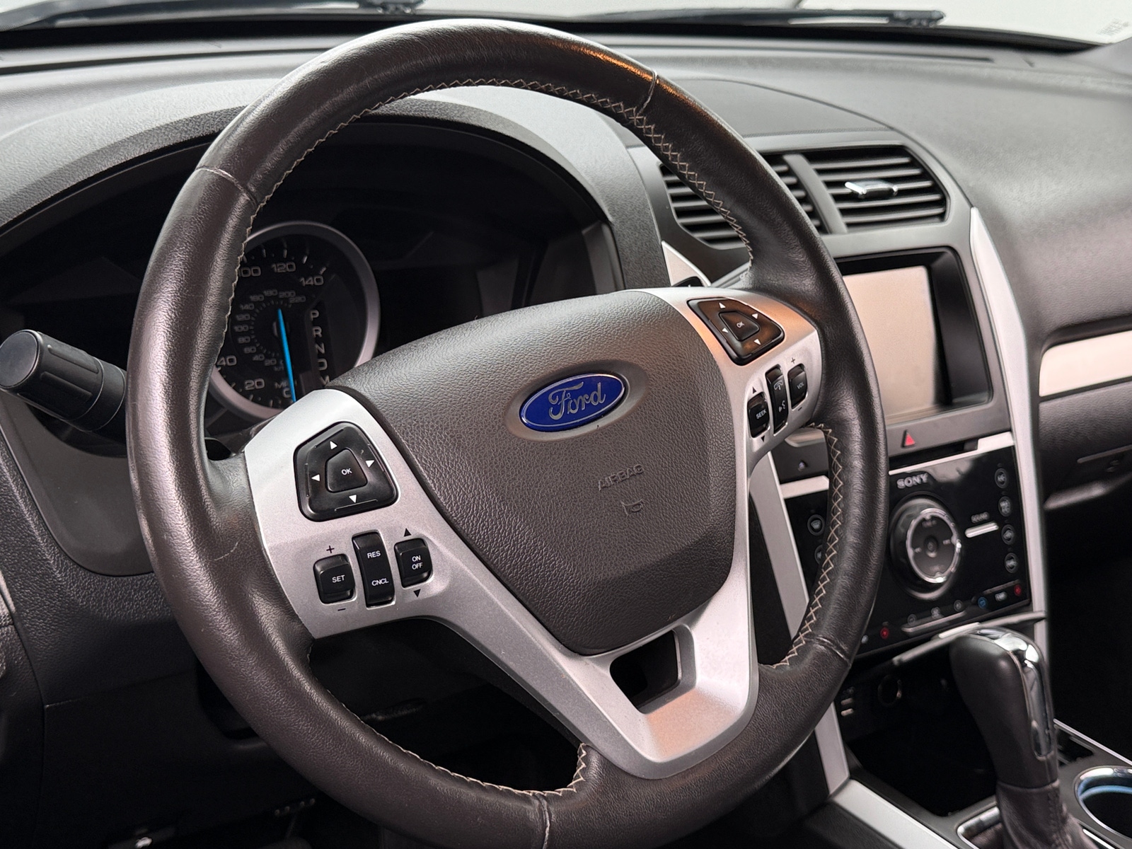 Thumbnail: 2015 Ford Explorer - 4
