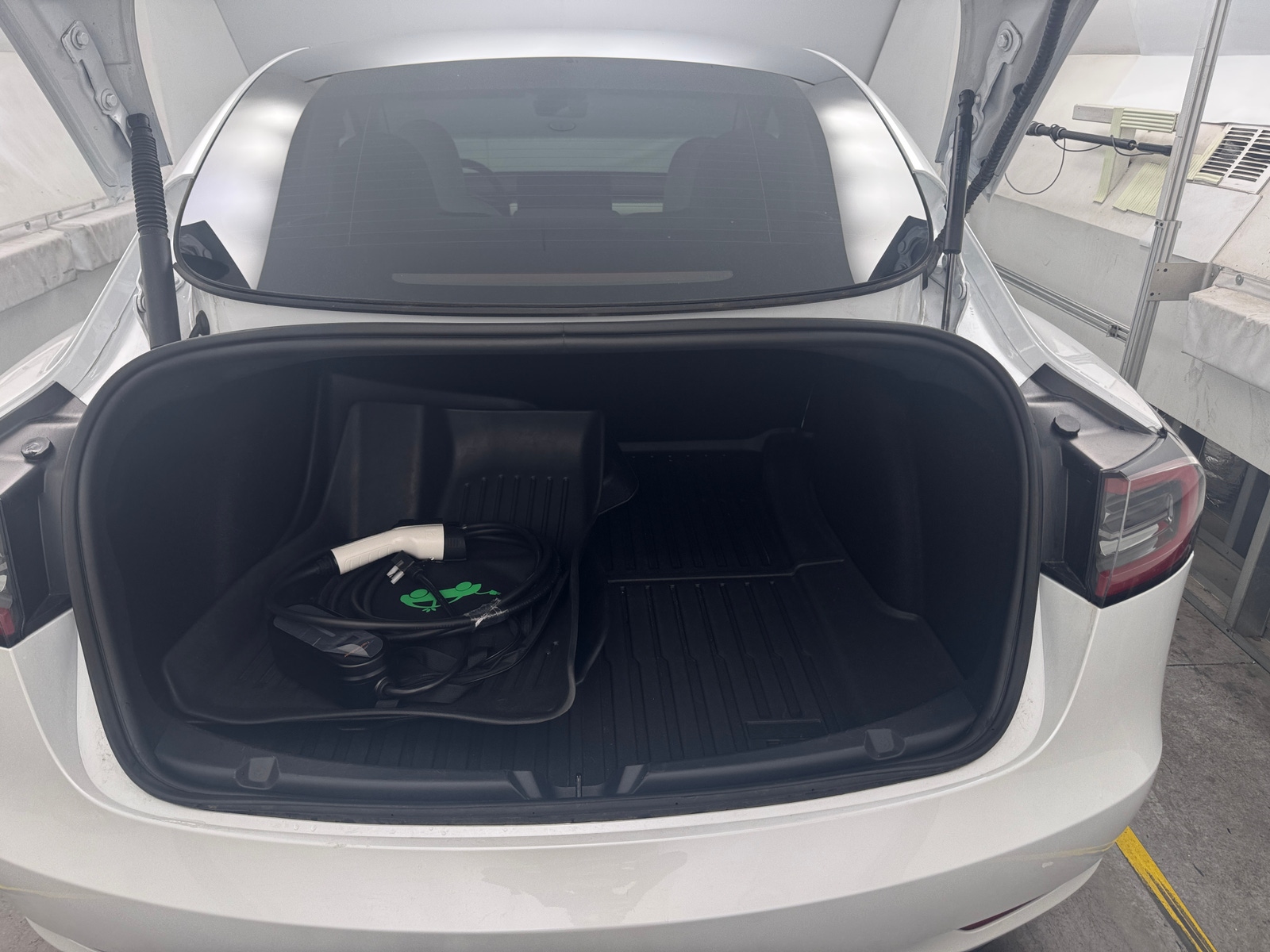Thumbnail: 2023 Tesla Model 3 - 6