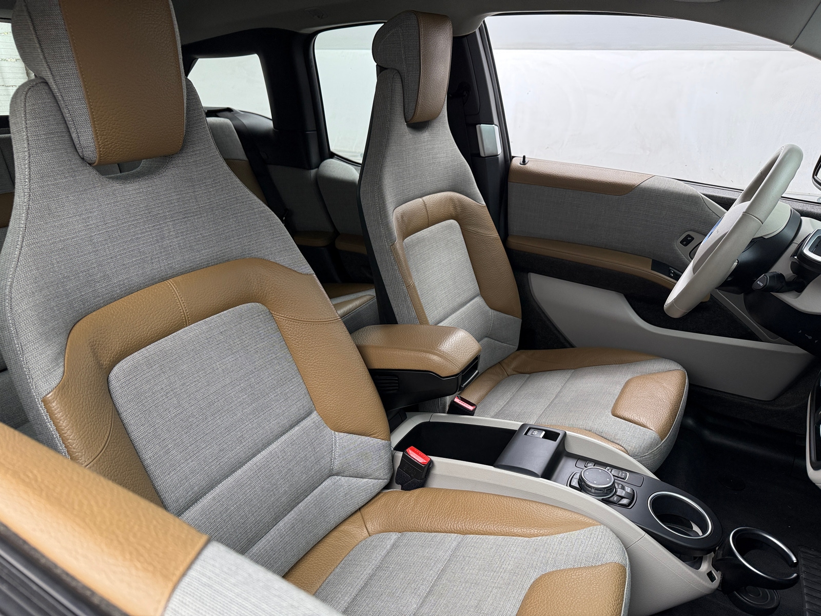 Thumbnail: 2015 BMW i3 - 2