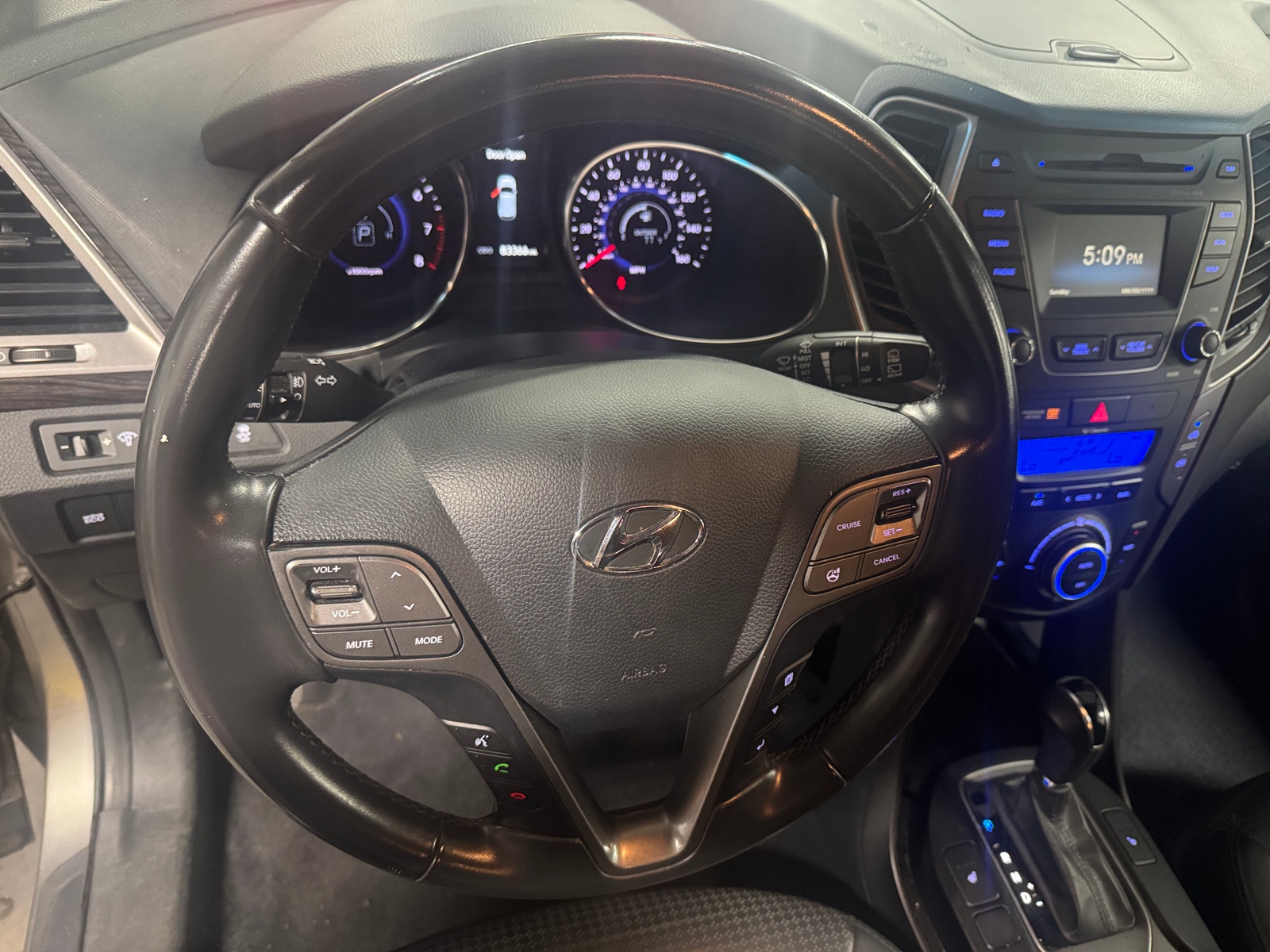 Thumbnail: 2014 Hyundai Santa Fe - 4
