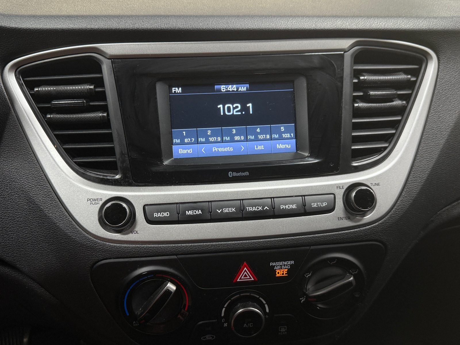 Thumbnail: 2022 Hyundai Accent - 4
