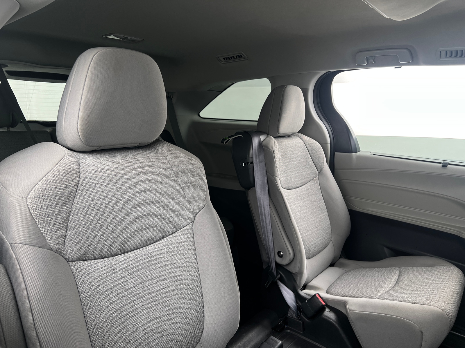 Thumbnail: 2022 Toyota Sienna - 6
