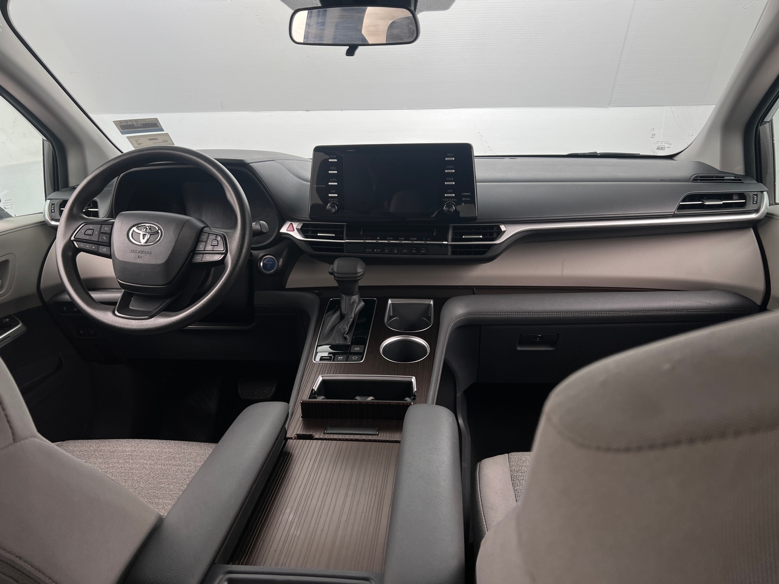 Thumbnail: 2022 Toyota Sienna - 3
