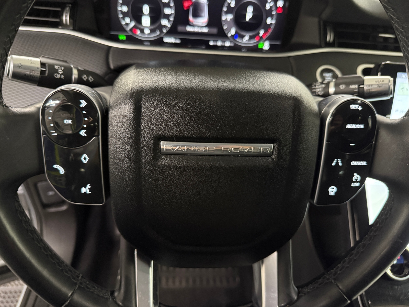 Thumbnail: 2020 Land Rover Range Rover Evoque - 4