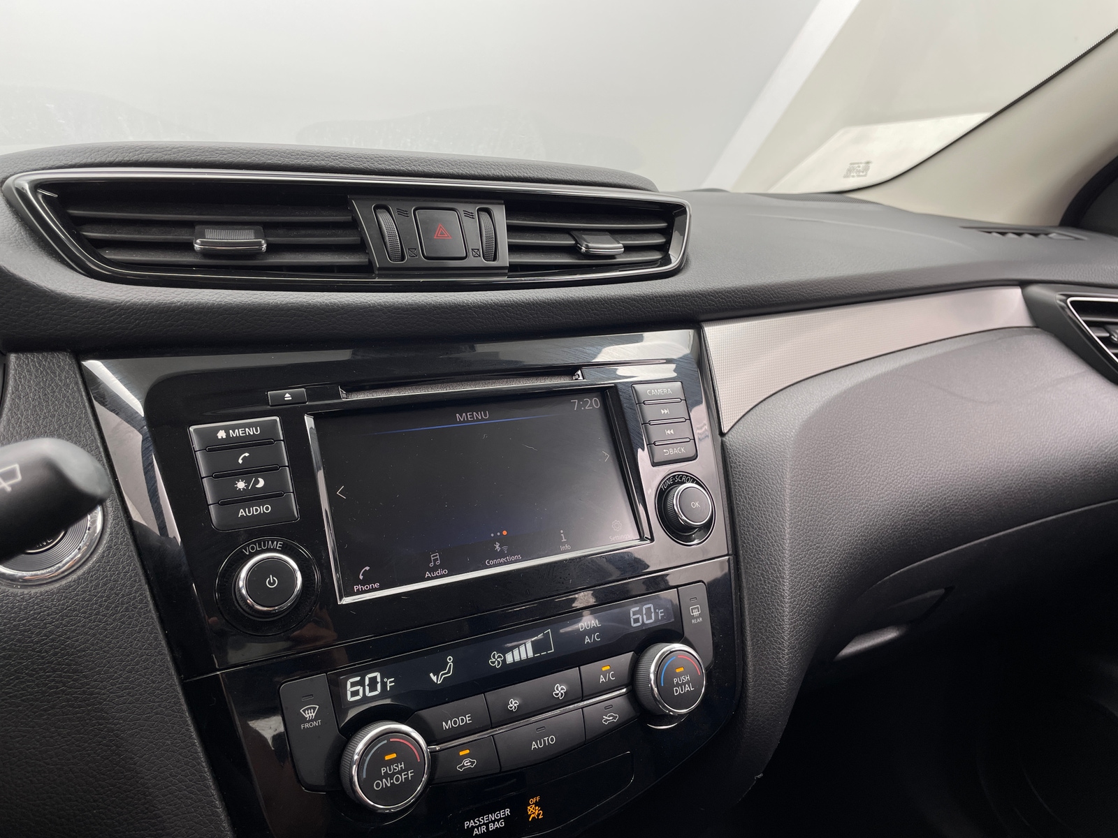 Thumbnail: 2020 Nissan Rogue Sport - 3