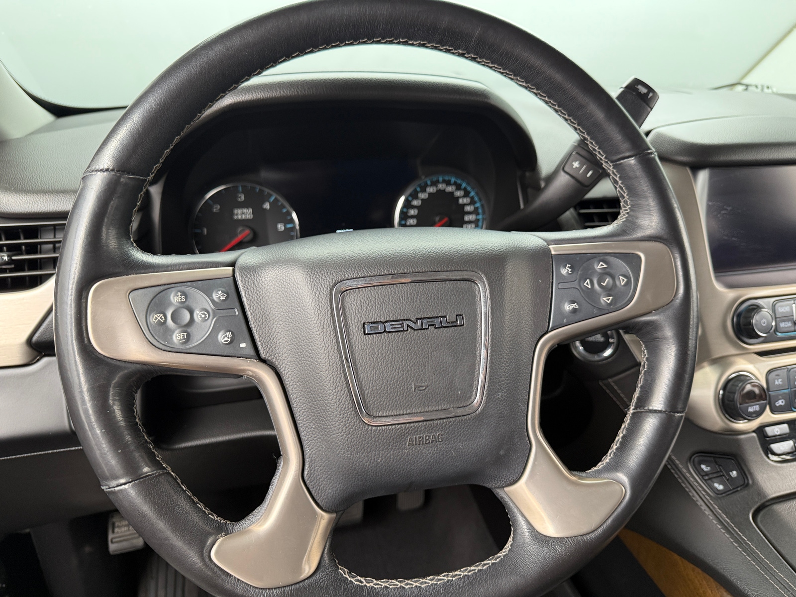 Thumbnail: 2020 GMC Yukon XL - 4