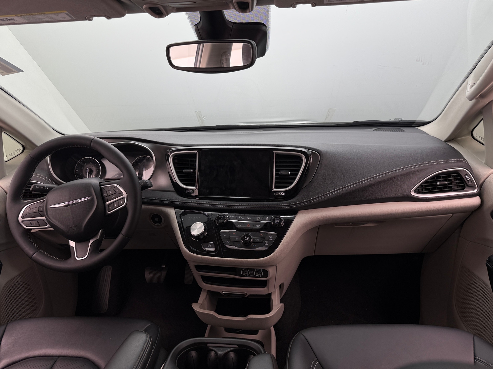 Thumbnail: 2024 Chrysler Pacifica - 3