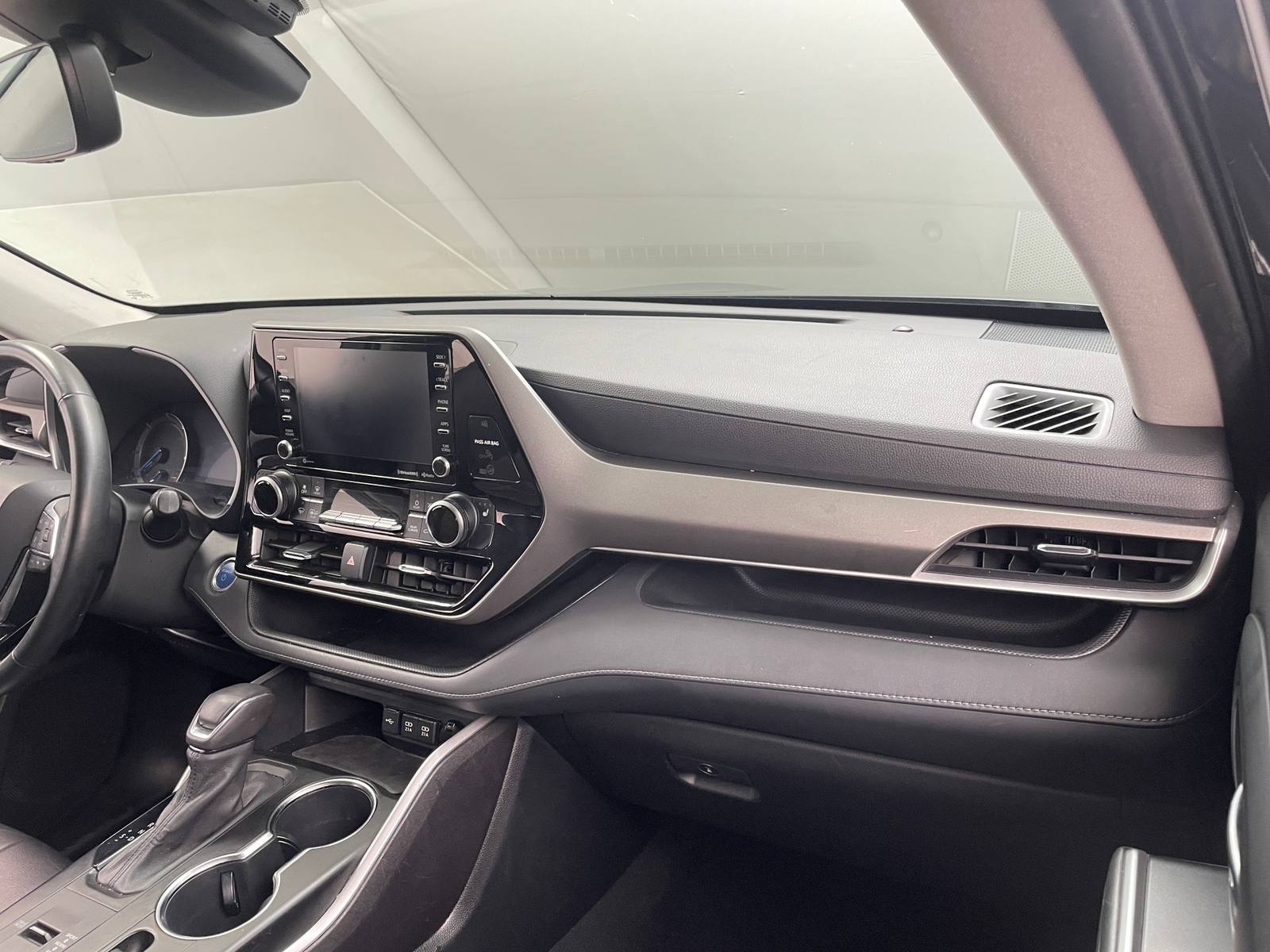 Thumbnail: 2021 Toyota Highlander - 2
