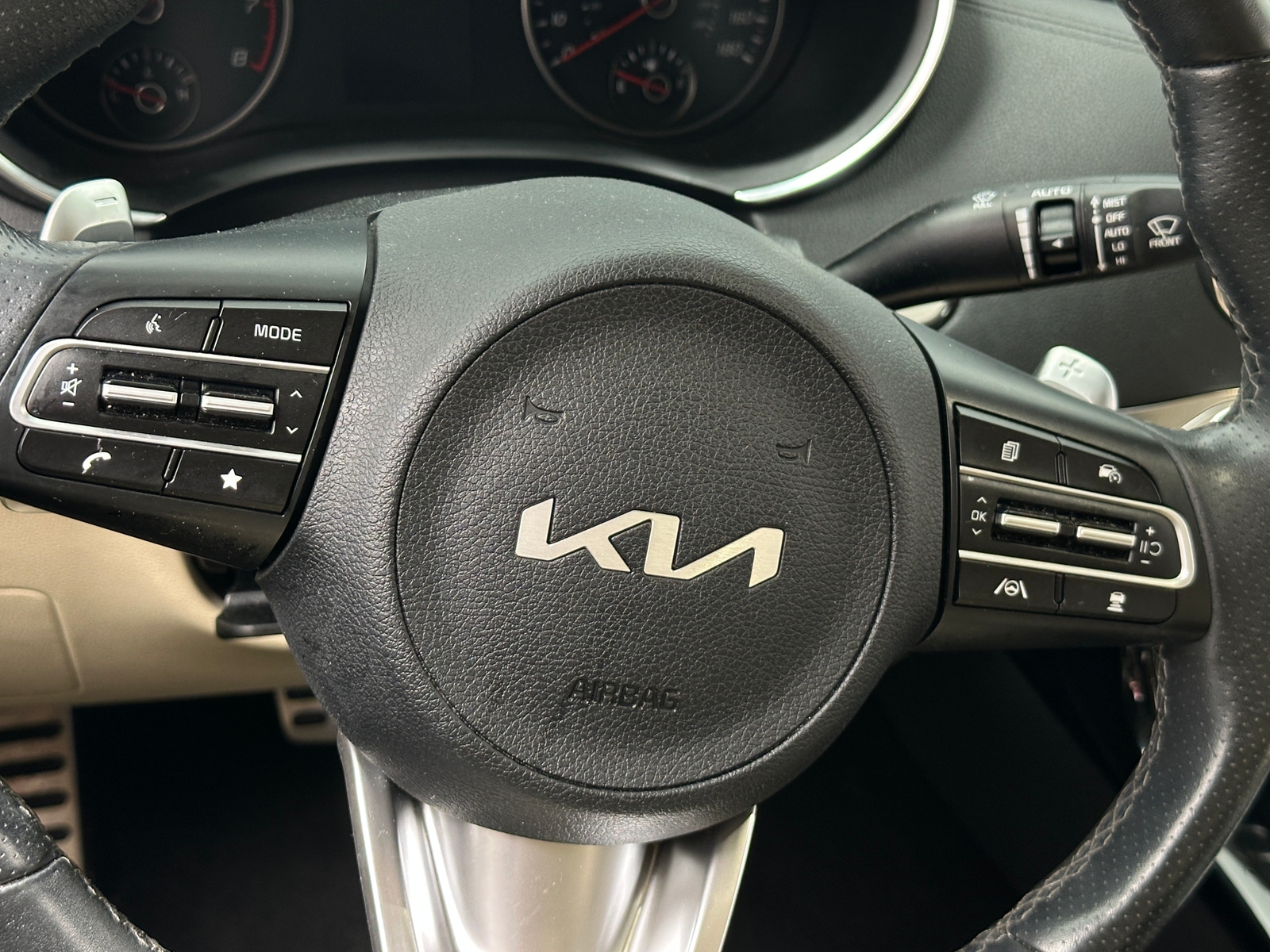 Thumbnail: 2023 Kia Stinger - 4