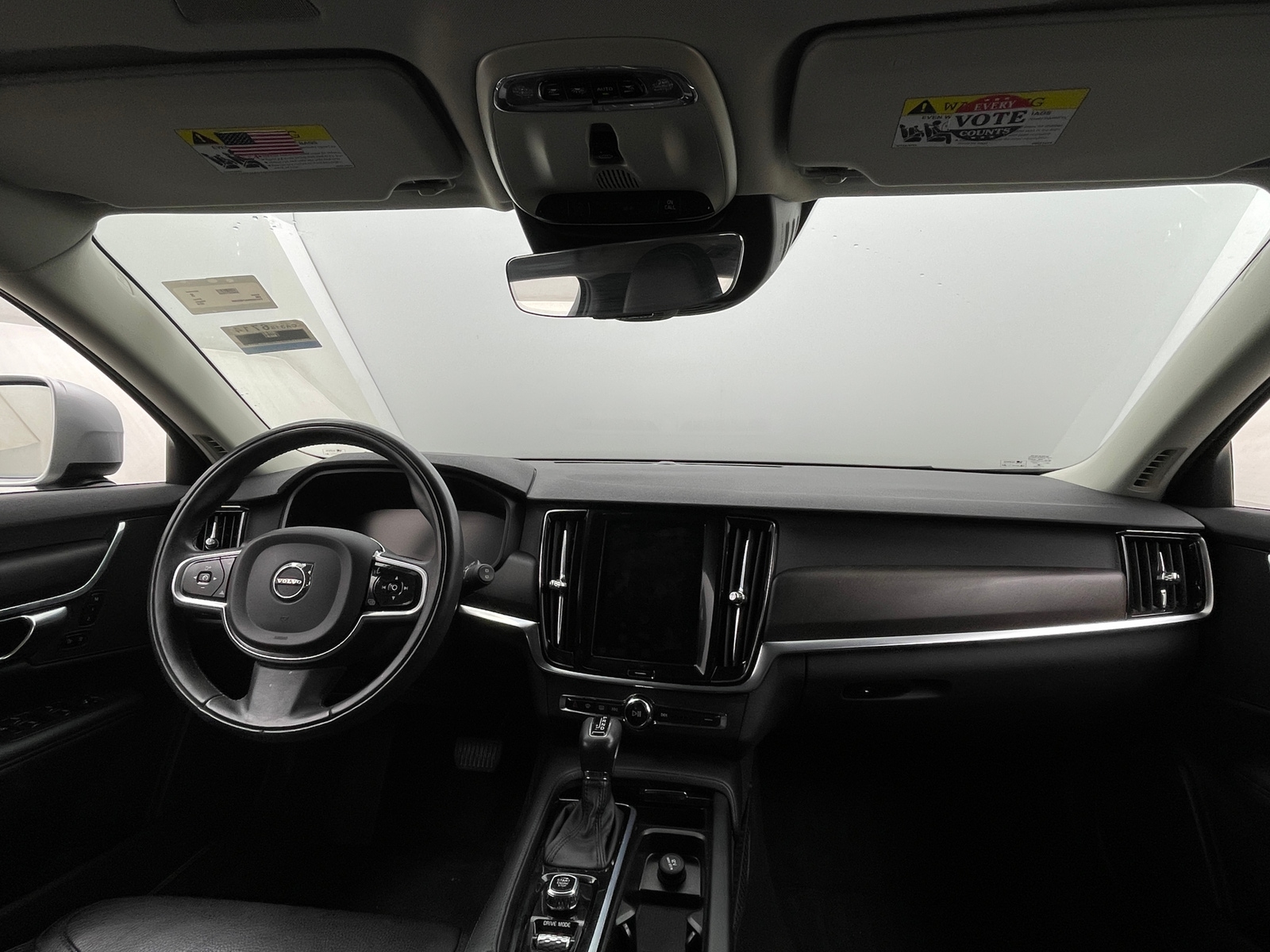 Thumbnail: 2018 Volvo V90 - 2