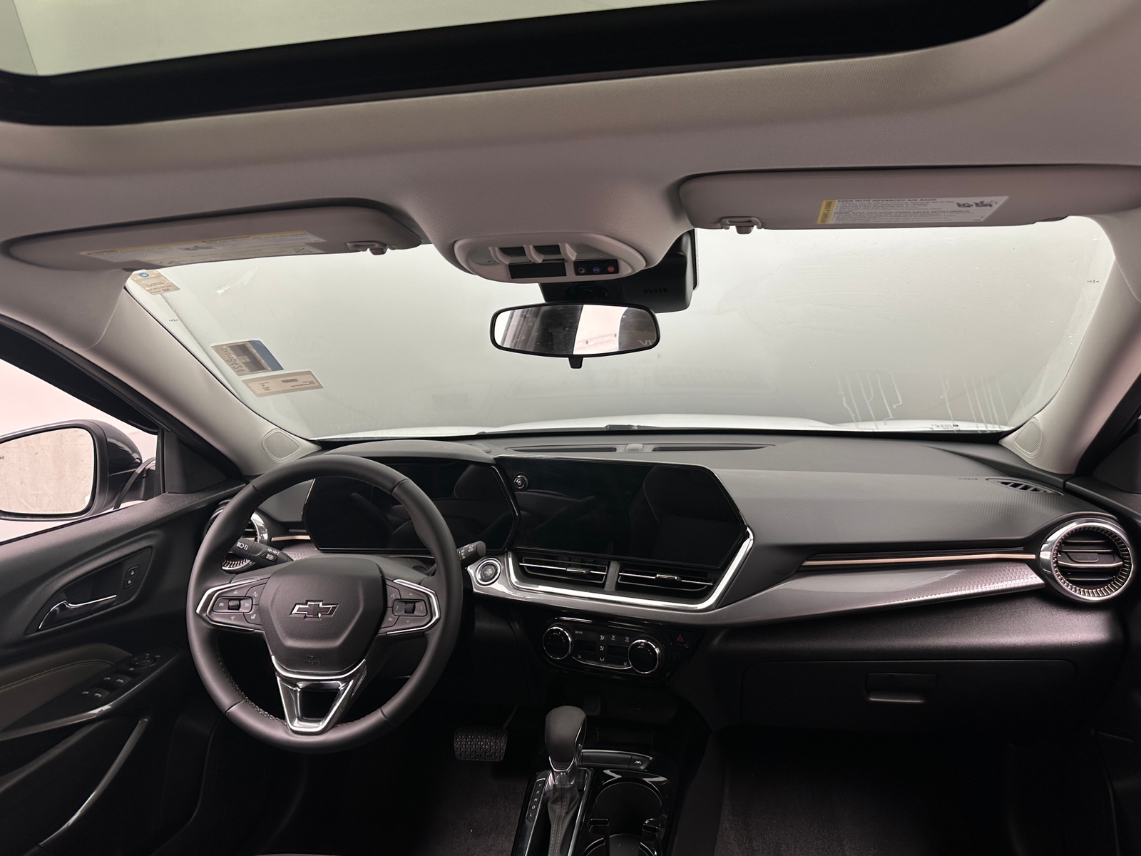 Thumbnail: 2025 Chevrolet Trax - 2