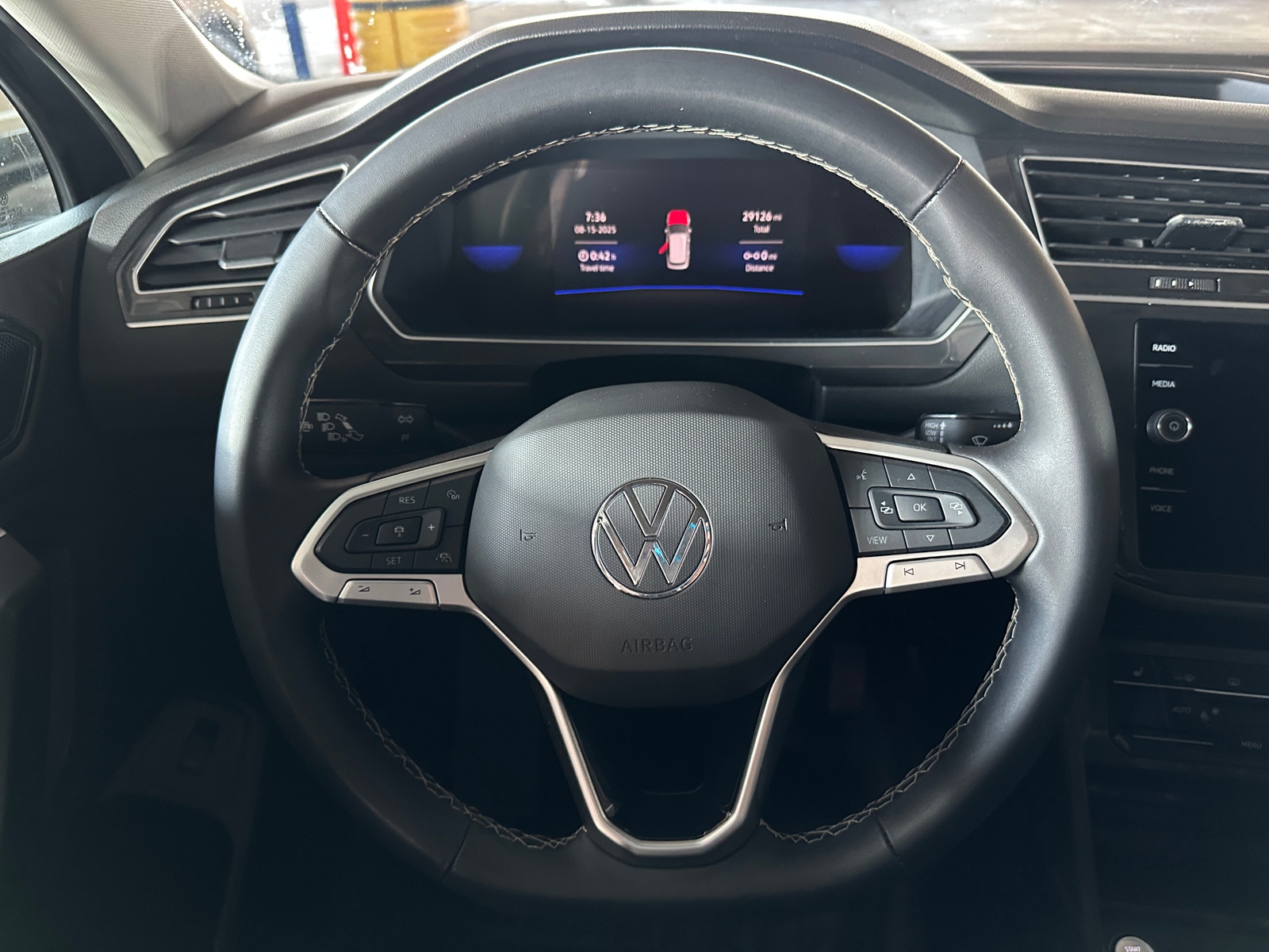 Thumbnail: 2024 Volkswagen Tiguan - 4