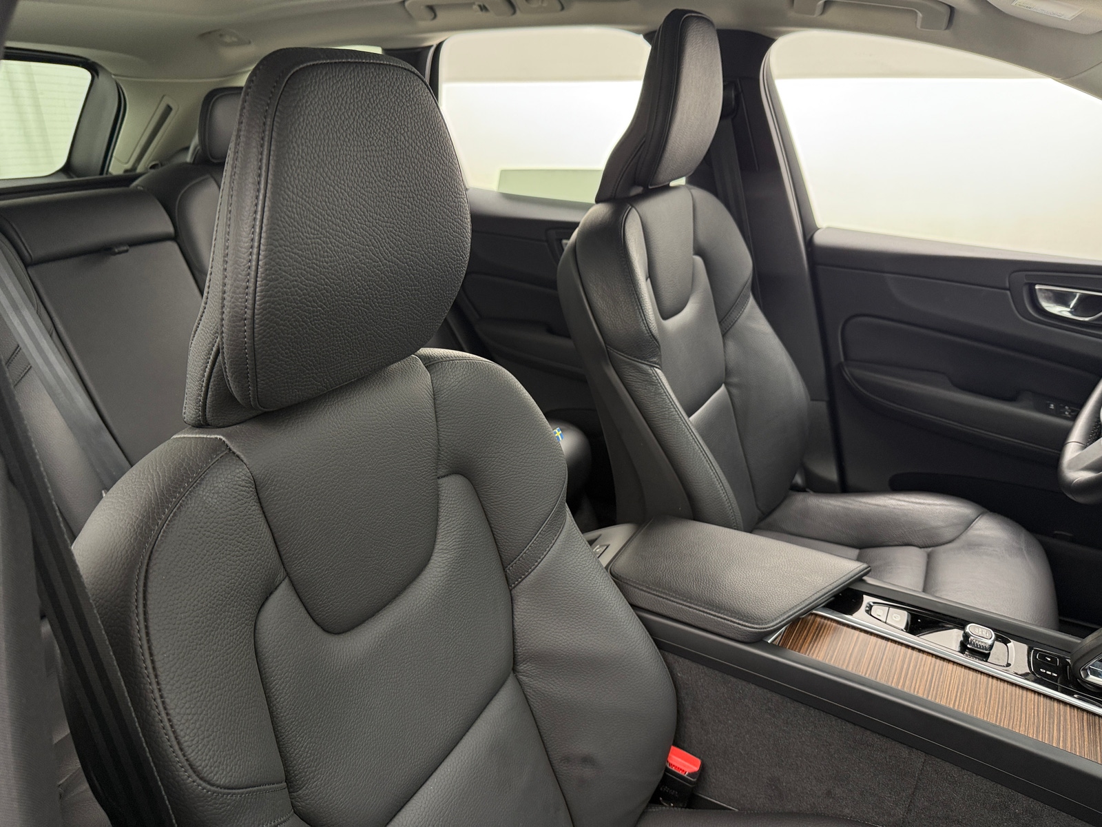 Thumbnail: 2022 Volvo XC60 - 2