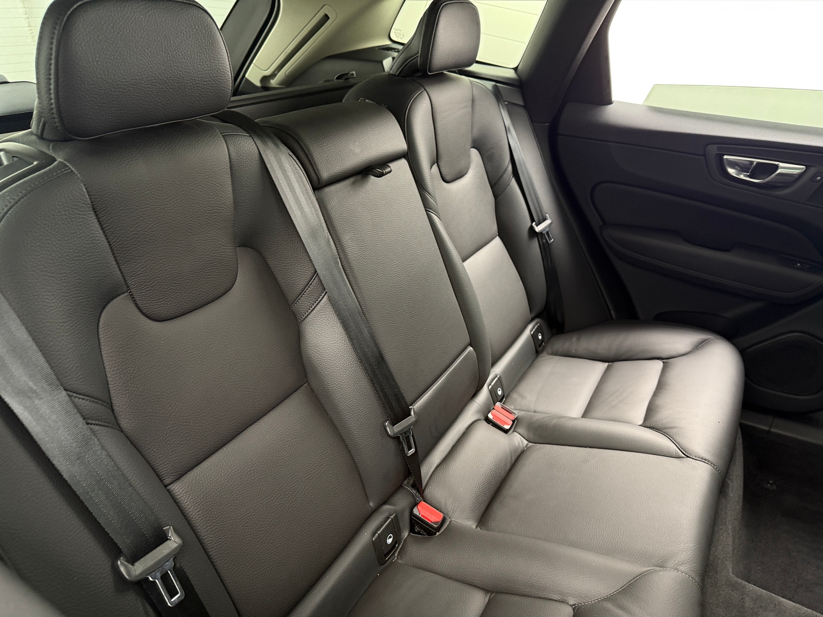 Thumbnail: 2022 Volvo XC60 - 6