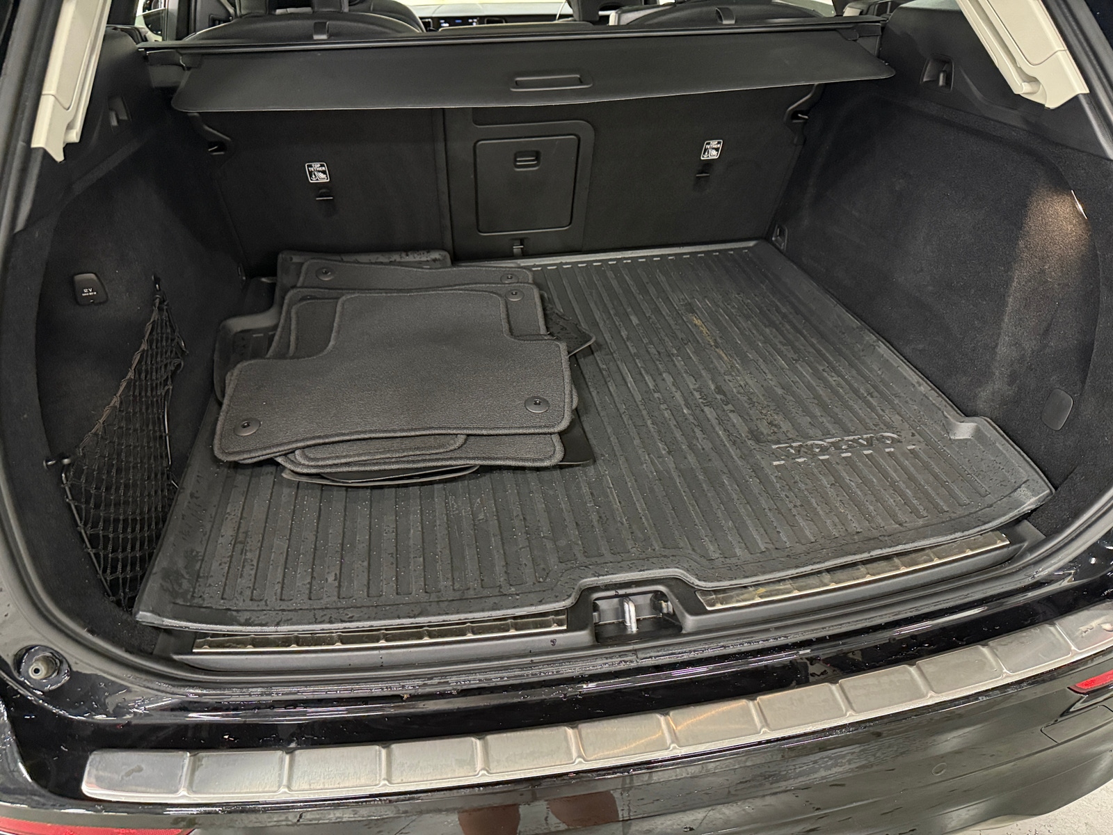 Thumbnail: 2022 Volvo XC60 - 7