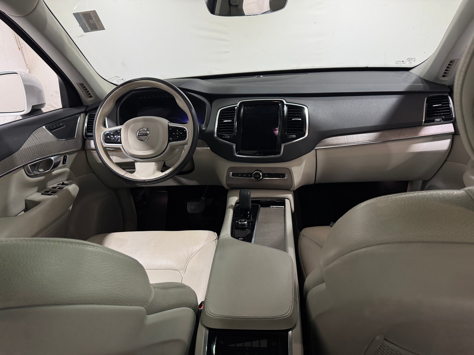 Thumbnail: 2023 Volvo XC90 - 2