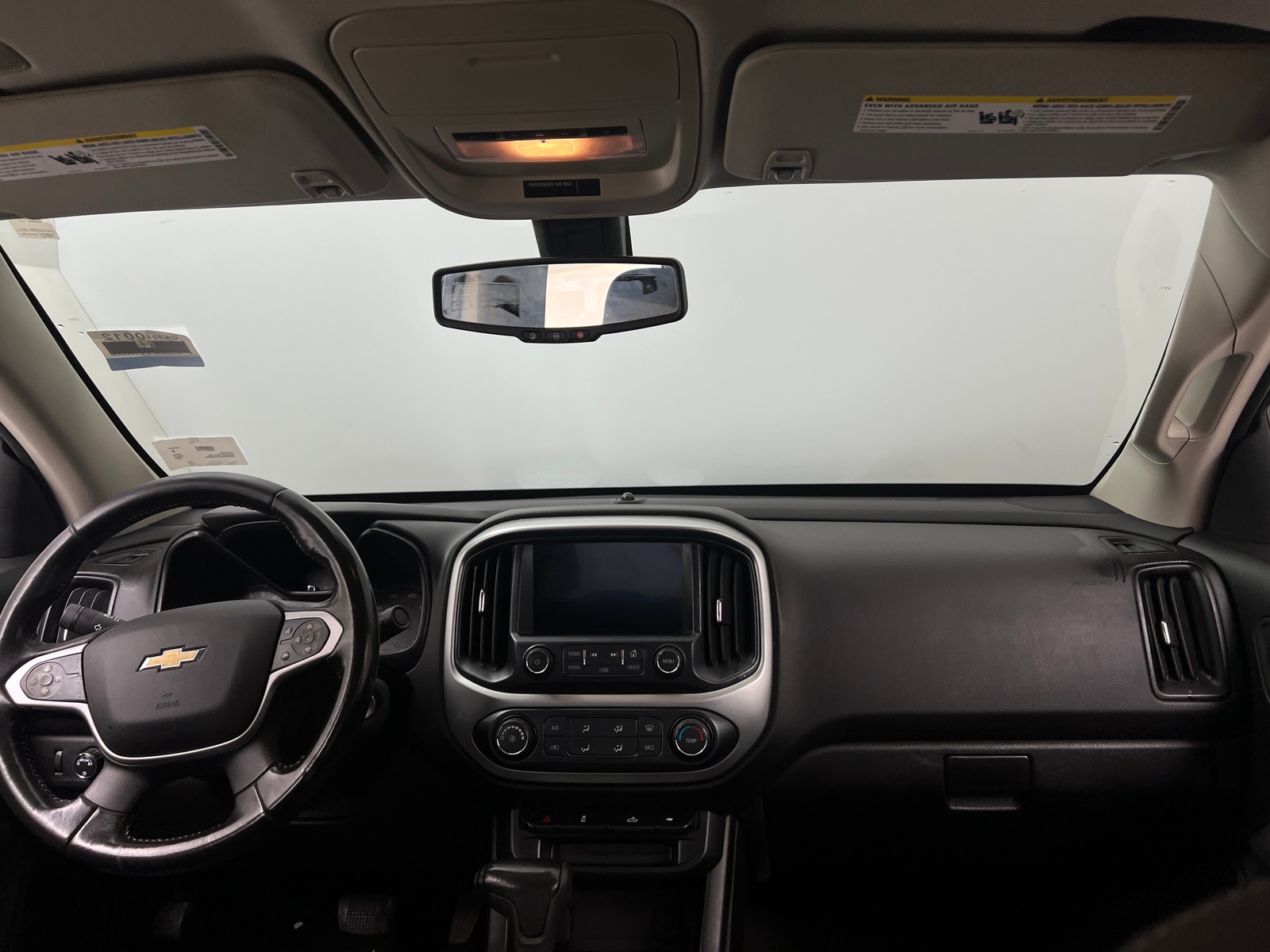 Thumbnail: 2017 Chevrolet Colorado - 3