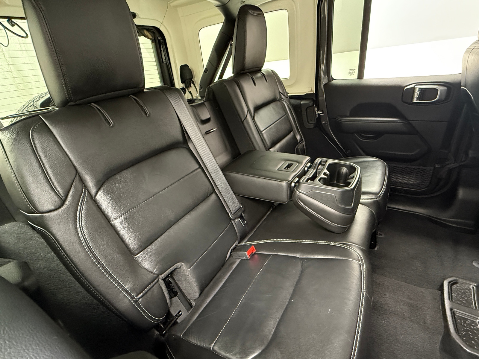 Thumbnail: 2019 Jeep Wrangler - 5