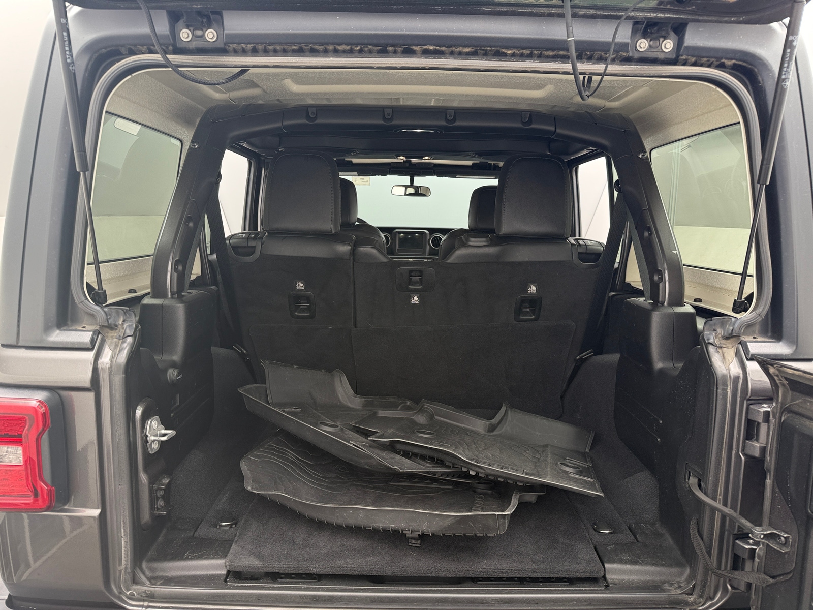 Thumbnail: 2019 Jeep Wrangler - 6
