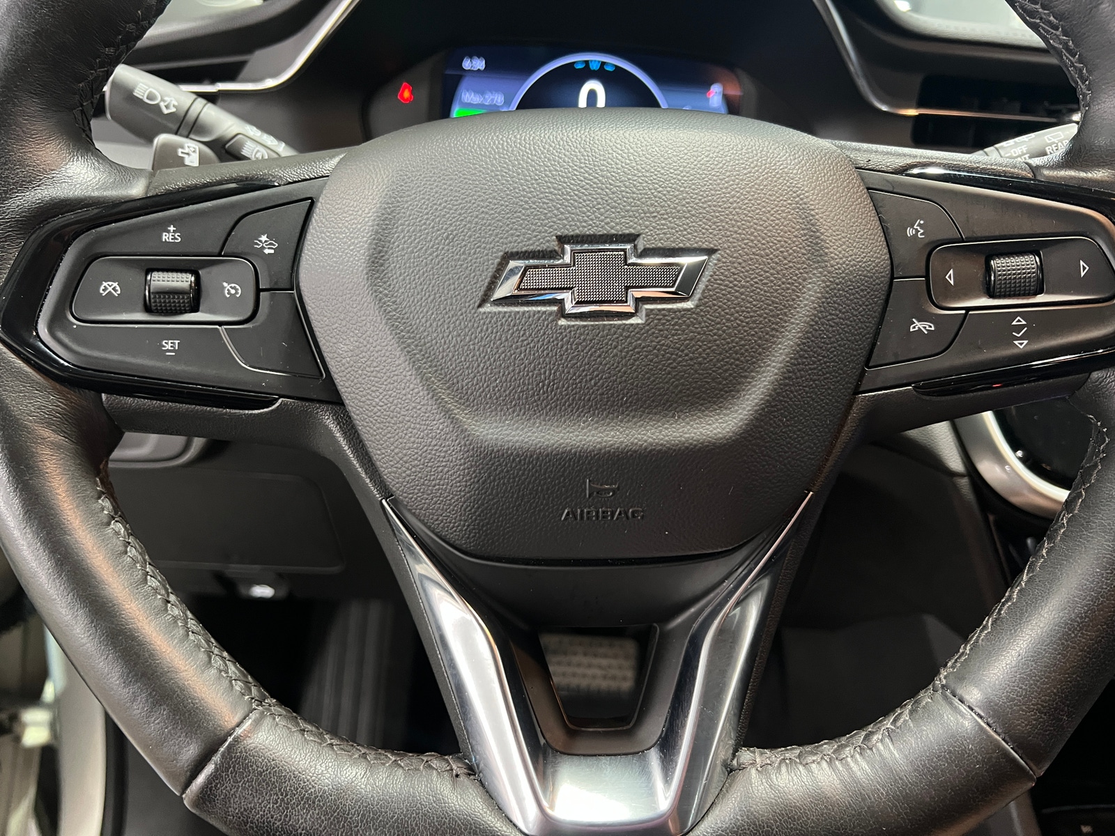Thumbnail: 2023 Chevrolet Bolt EUV - 5