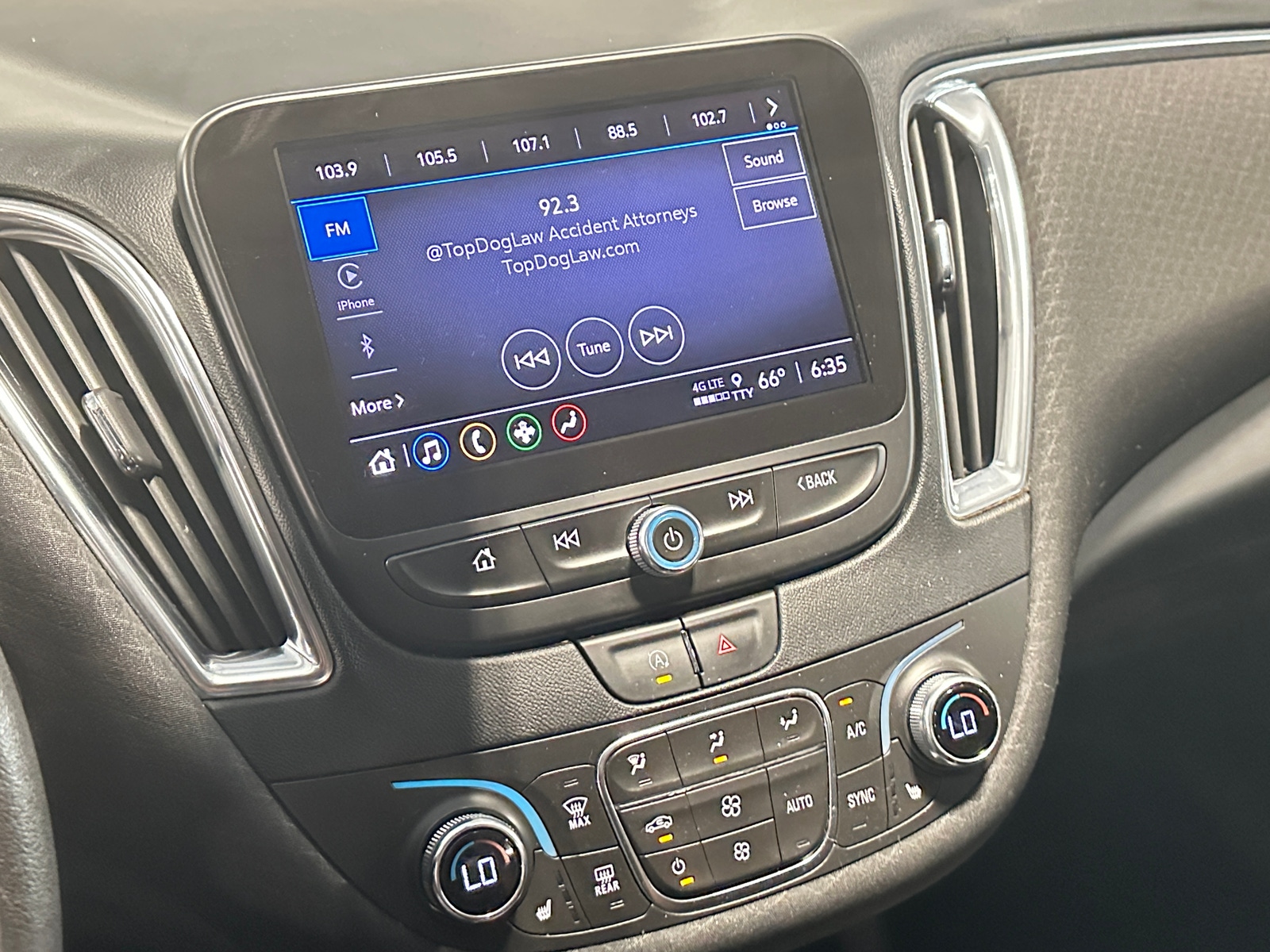 Thumbnail: 2021 Chevrolet Malibu - 4