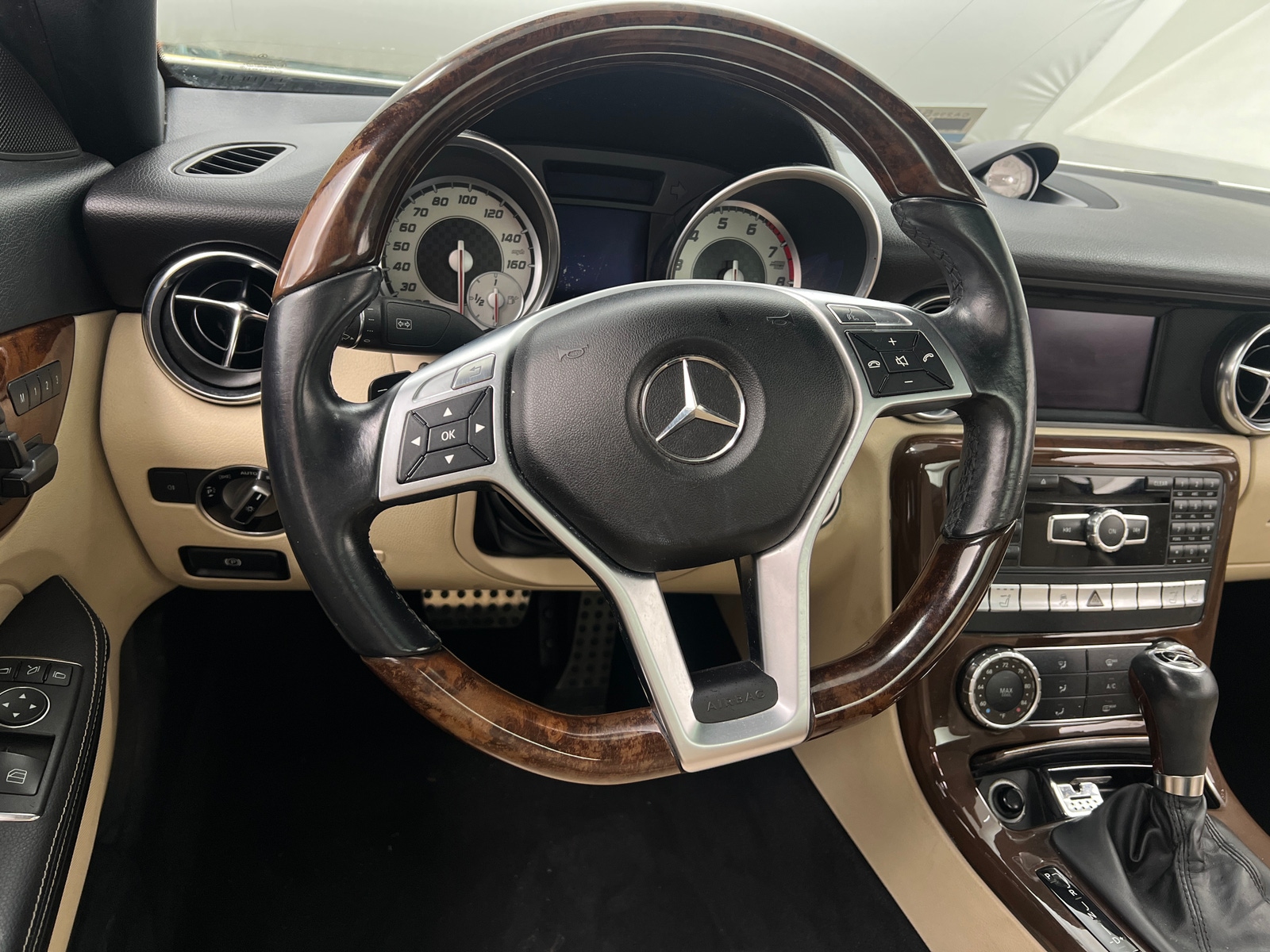 Thumbnail: 2014 Mercedes-Benz SLK - 4