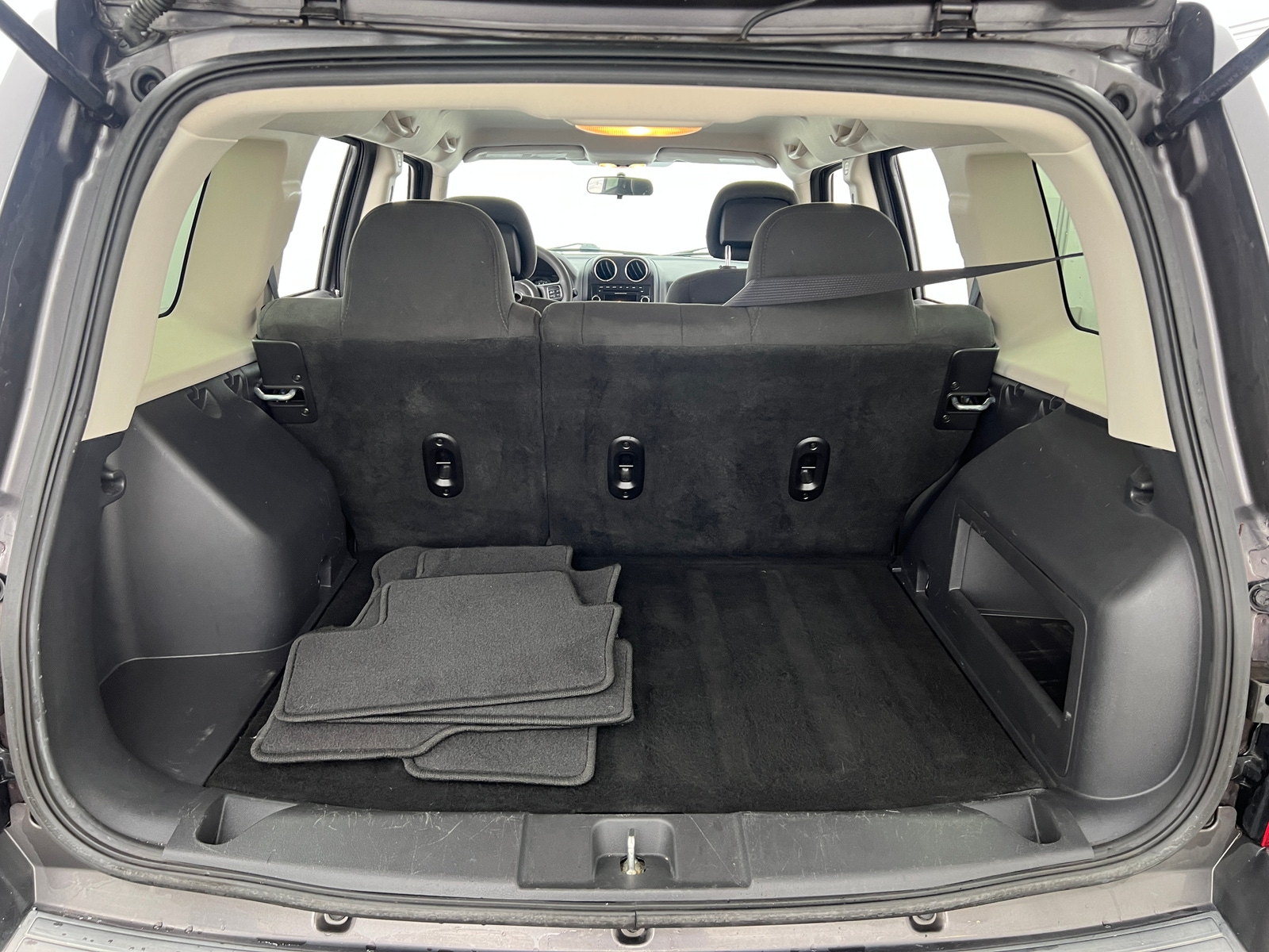 Thumbnail: 2015 Jeep Patriot - 7