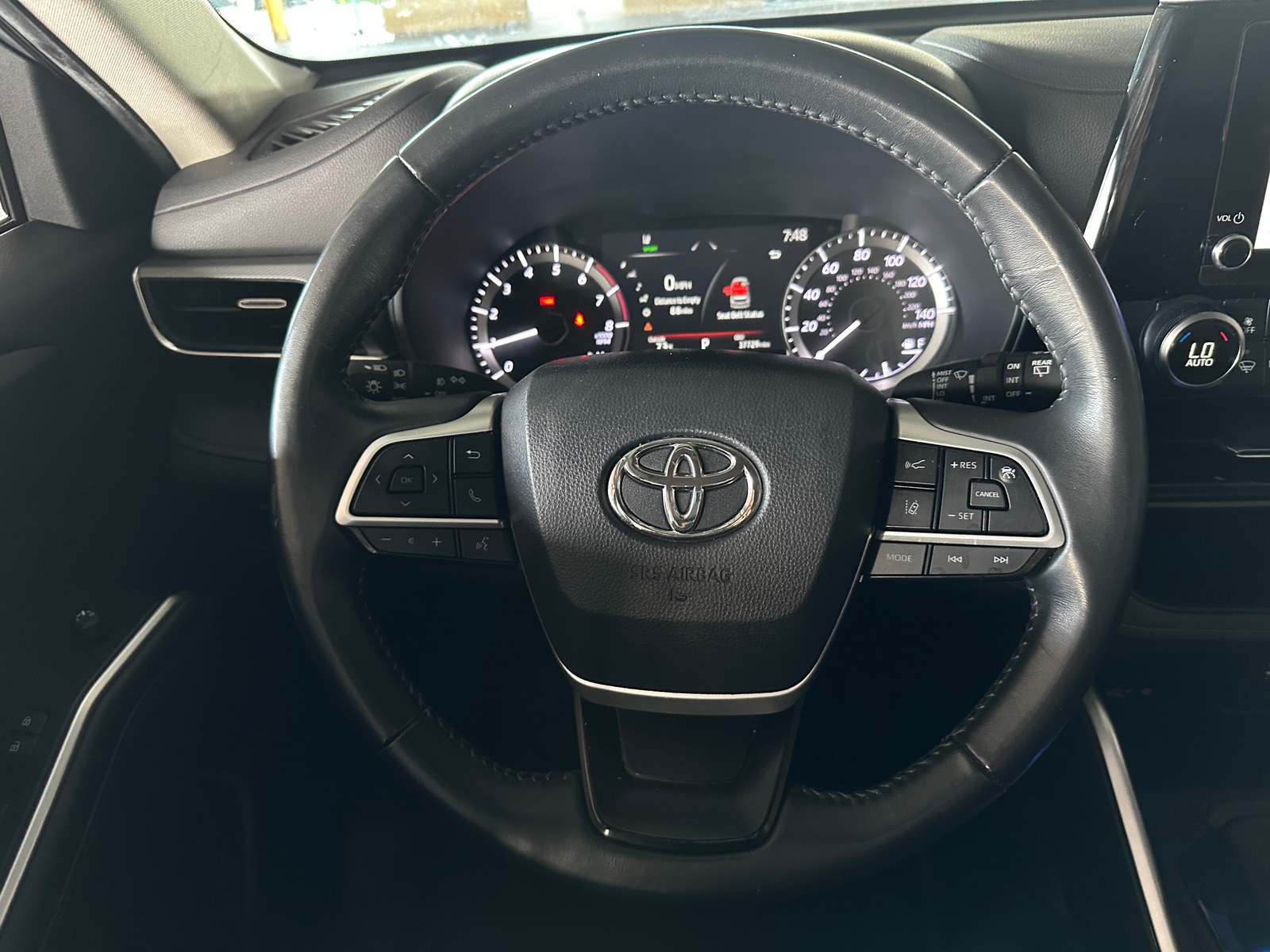 Thumbnail: 2023 Toyota Highlander - 5