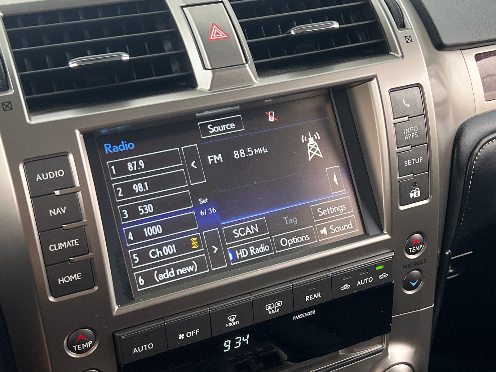 Thumbnail: 2019 Lexus GX - 3