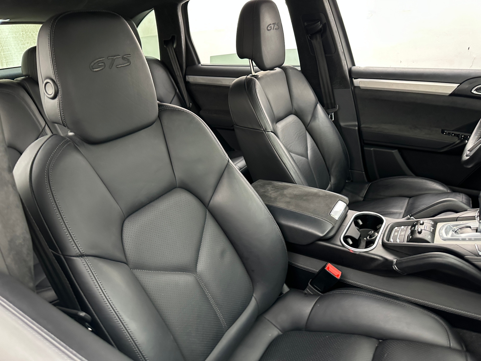 Thumbnail: 2016 Porsche Cayenne - 2