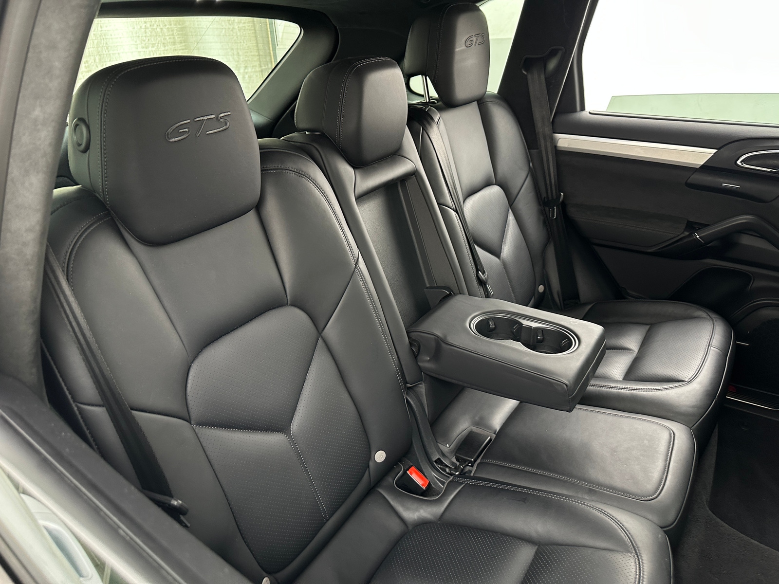Thumbnail: 2016 Porsche Cayenne - 6