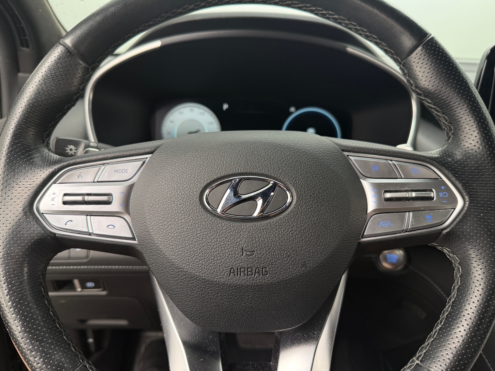 Thumbnail: 2022 Hyundai Santa Fe - 4