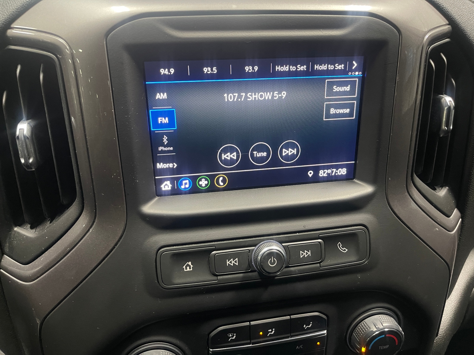 Thumbnail: 2020 Chevrolet Silverado 1500 - 4