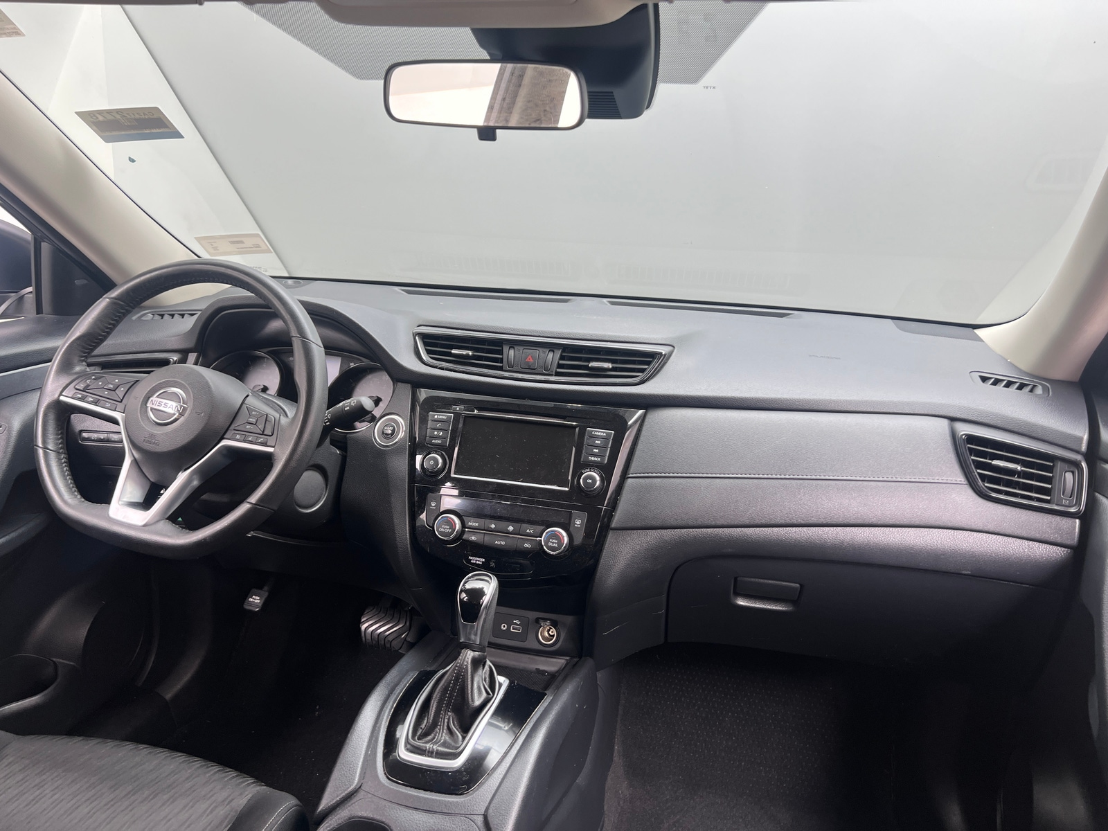 Thumbnail: 2019 Nissan Rogue - 3