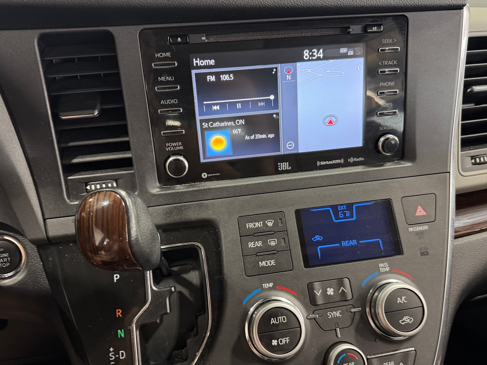 Thumbnail: 2019 Toyota Sienna - 3