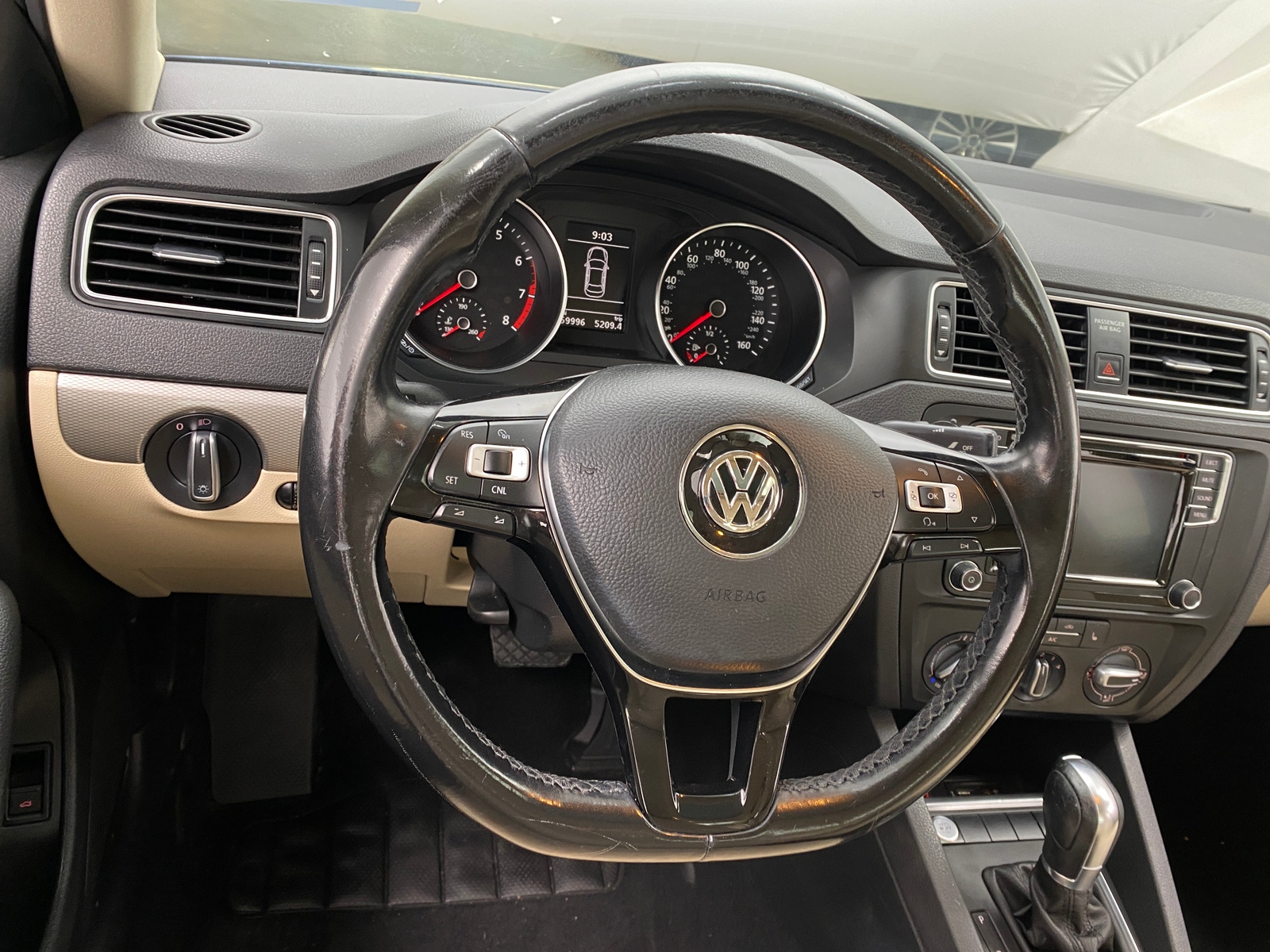Thumbnail: 2017 Volkswagen Jetta - 4