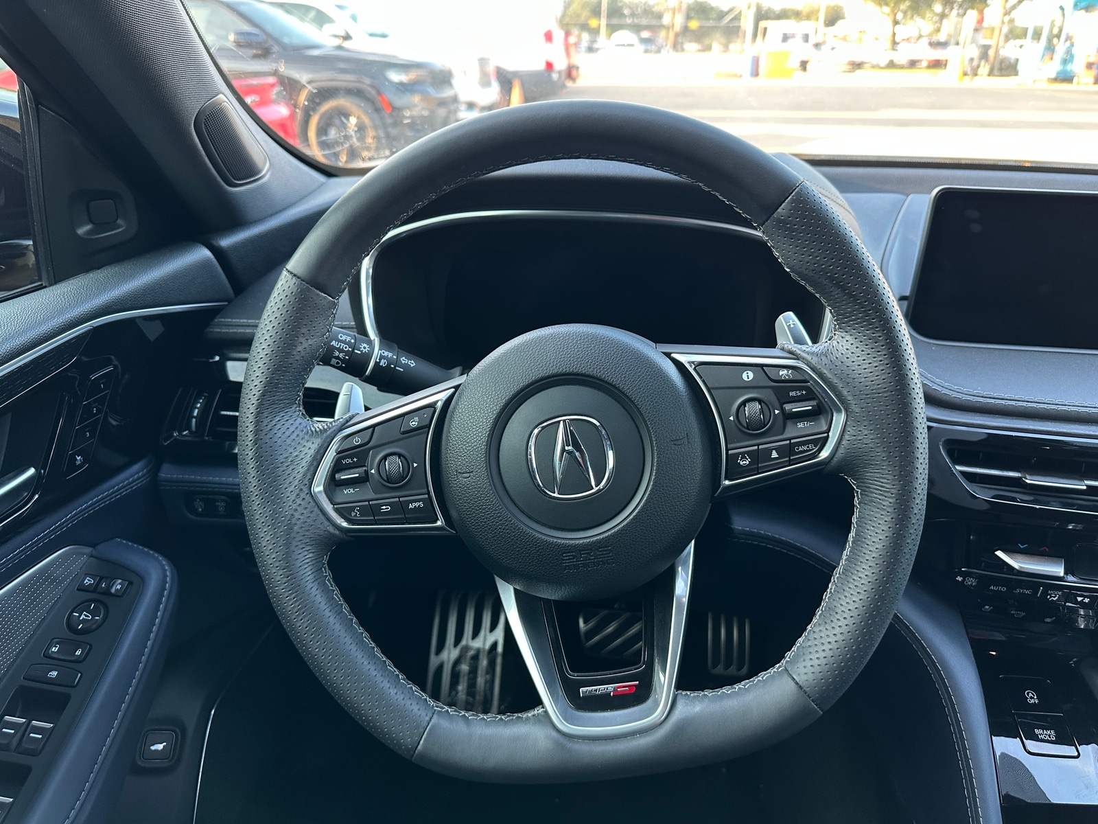 Thumbnail: 2023 Acura MDX - 4