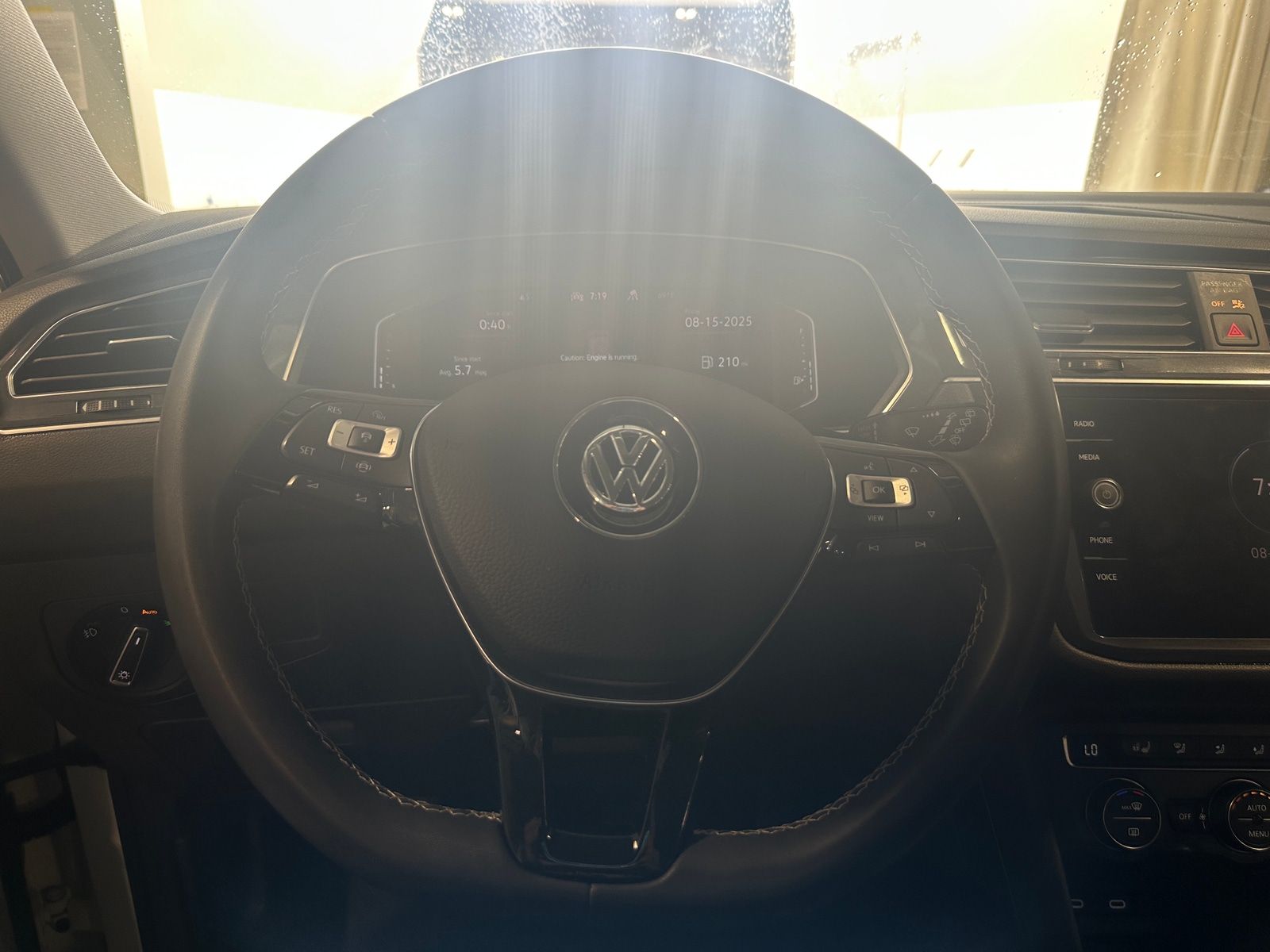 Thumbnail: 2021 Volkswagen Tiguan - 4