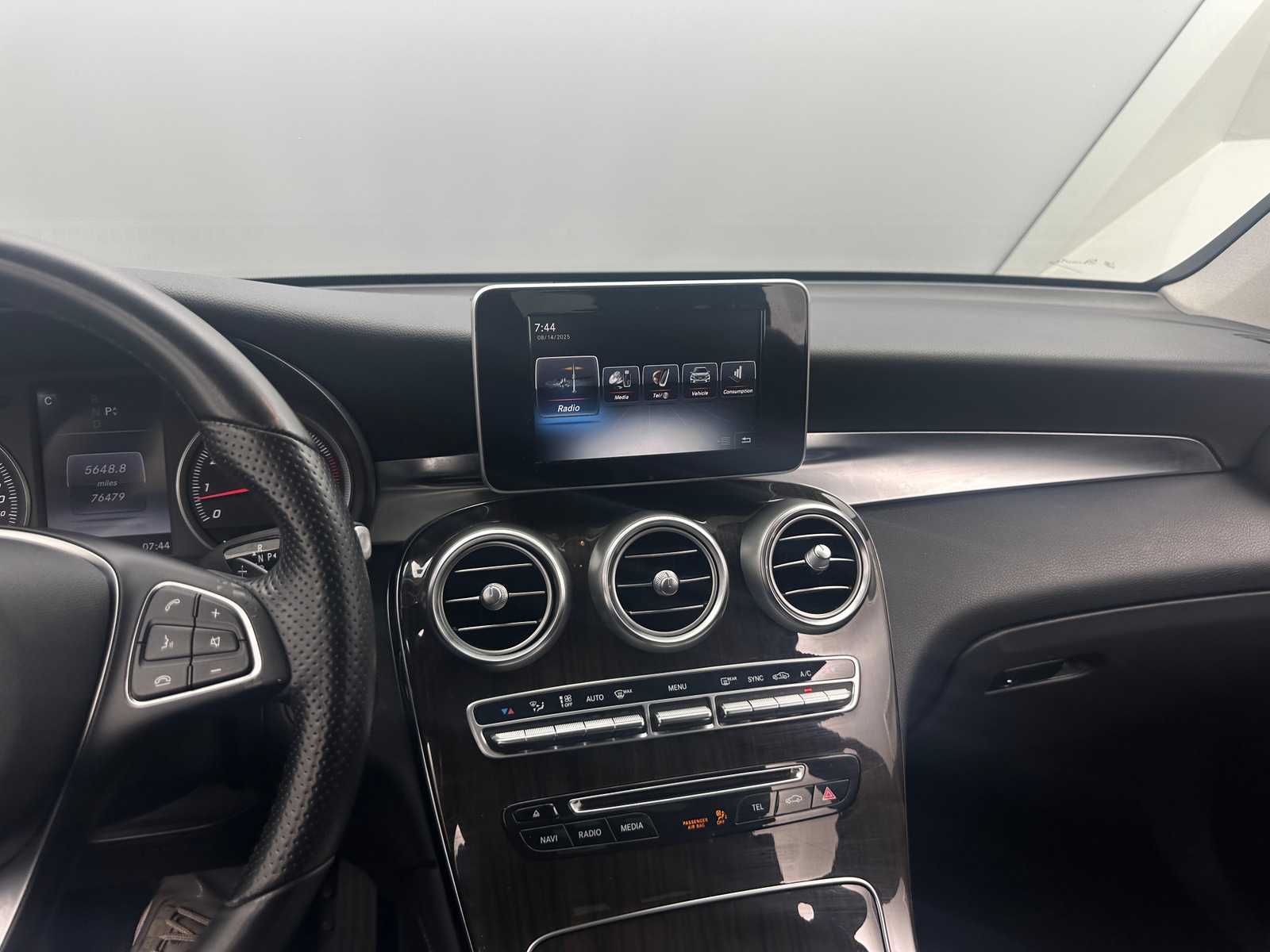 Thumbnail: 2016 Mercedes-Benz GLC - 3