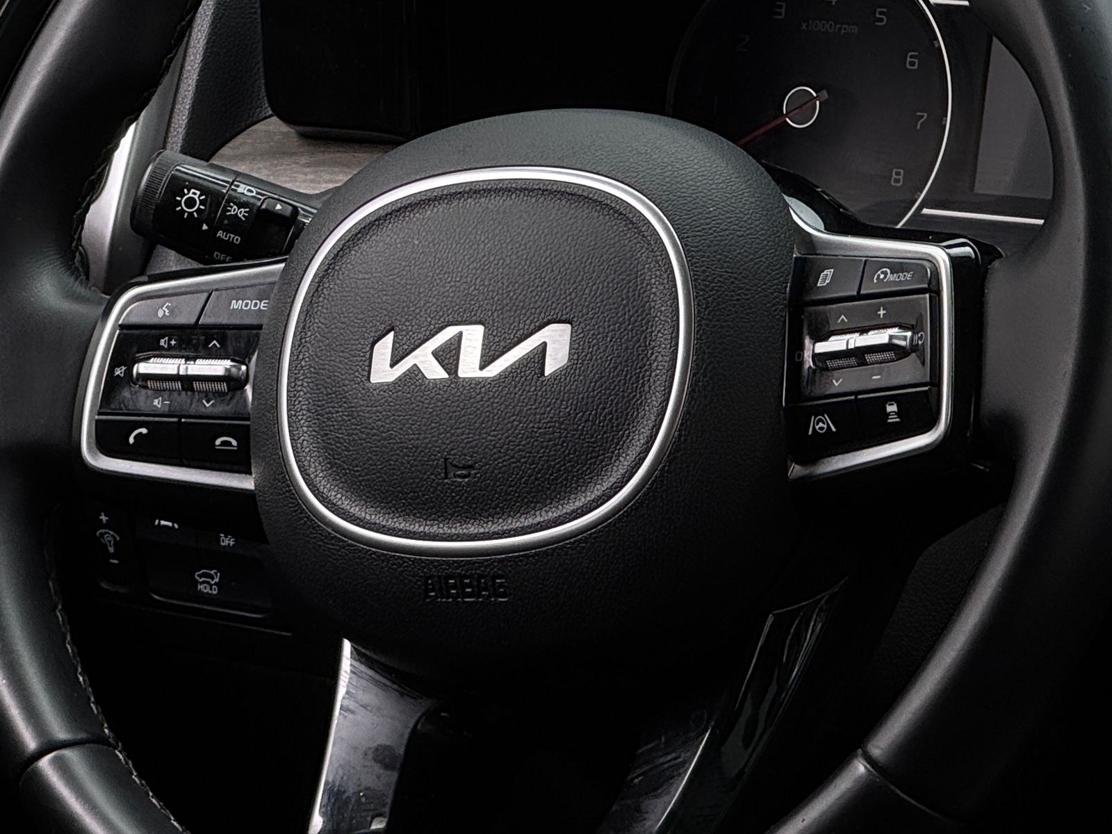 Thumbnail: 2022 Kia Sorento - 4